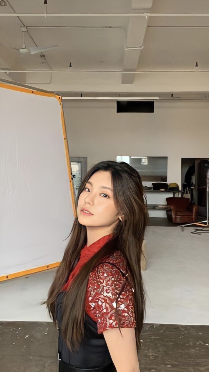 Yeji Wallpaper Lockscreen #ITZY