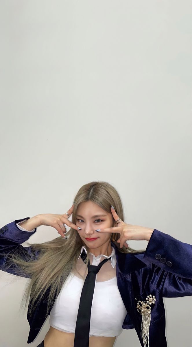 itzy yeji hwang yeji lockscreen