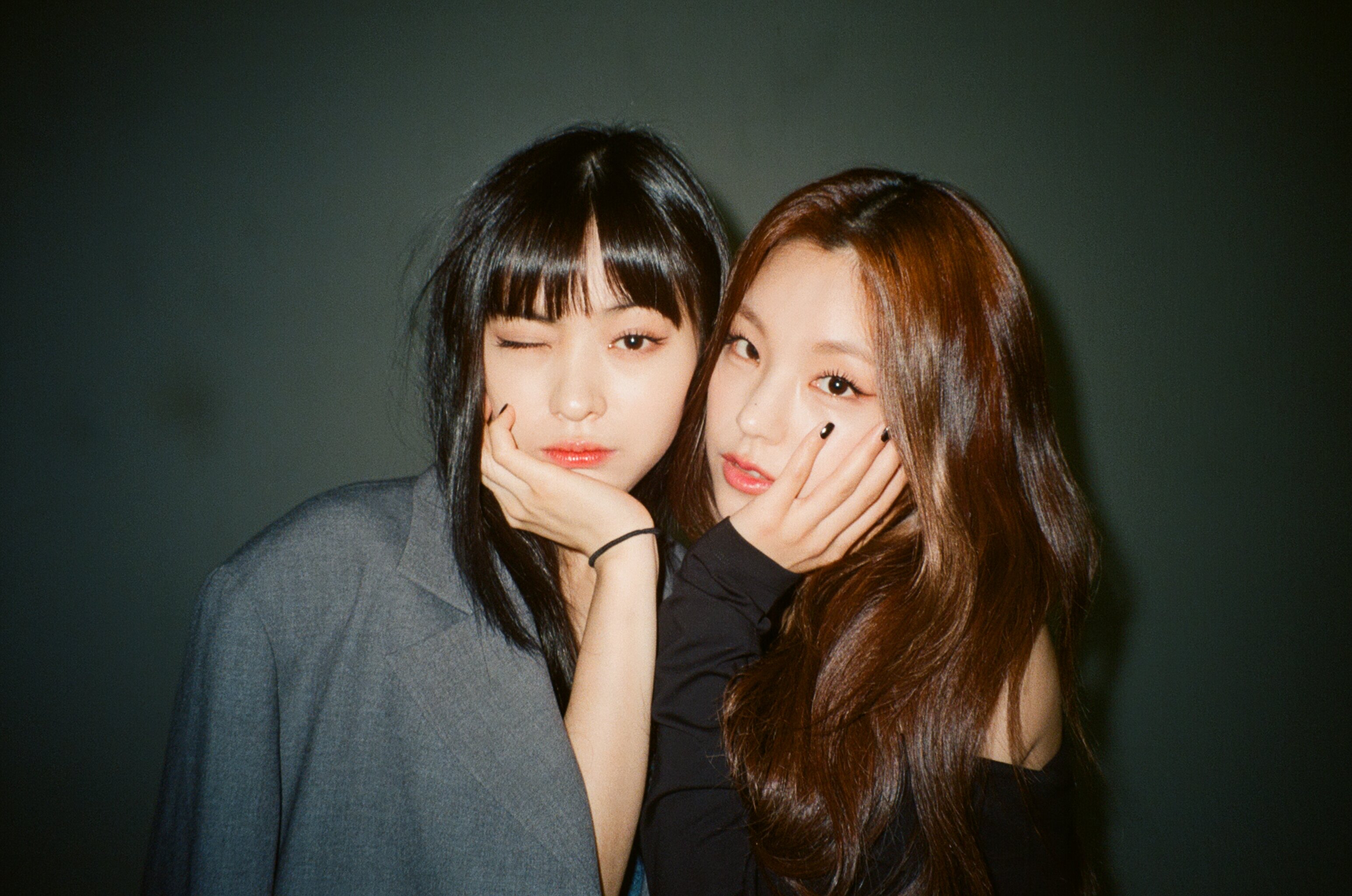 ITZY Ryujin & Yeji June Film Camera