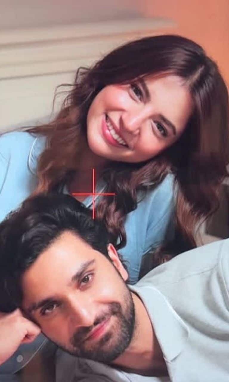 Meem Se Mohabbat to Suno Chanda;