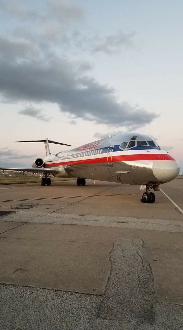 American Airlines MD 80 At STL. Photo