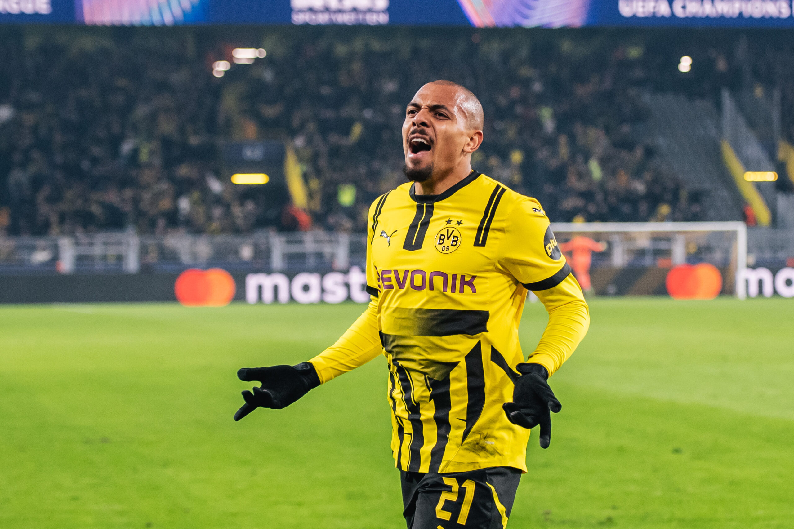 Donyell Malen Joins Aston Villa: A