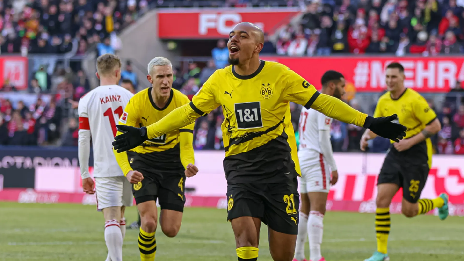 Dortmund cruise past Cologne with Malen