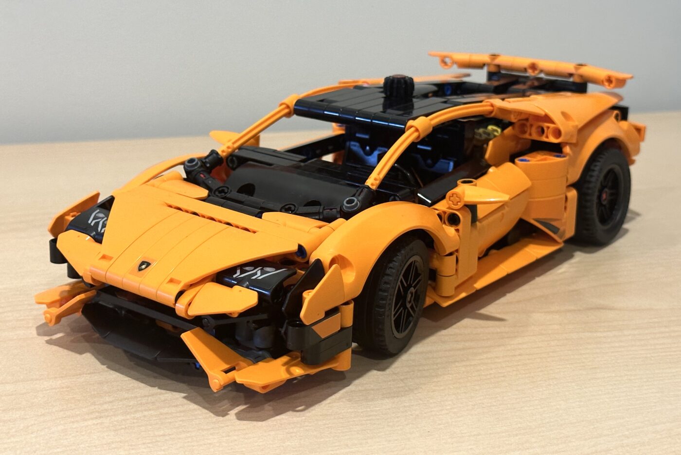 Review: LEGO 42196 Lamborghini Huracán