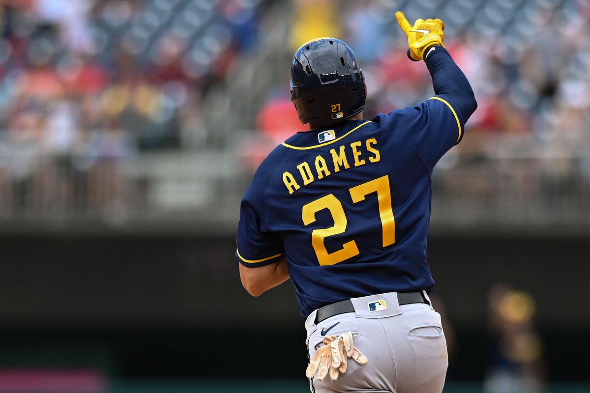 Milwaukee but drop finale to Brewers