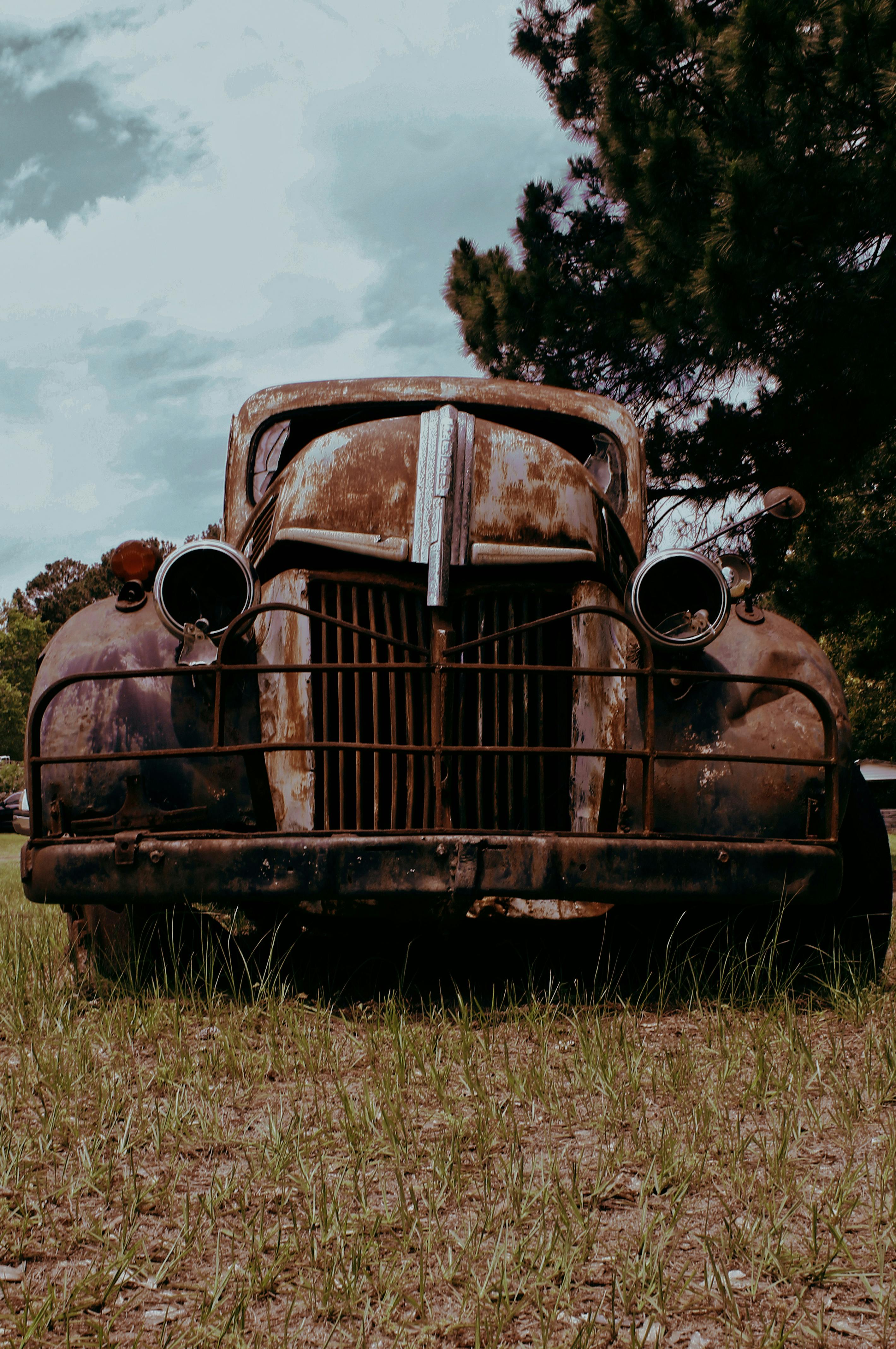 An Old Rusty Car · Free
