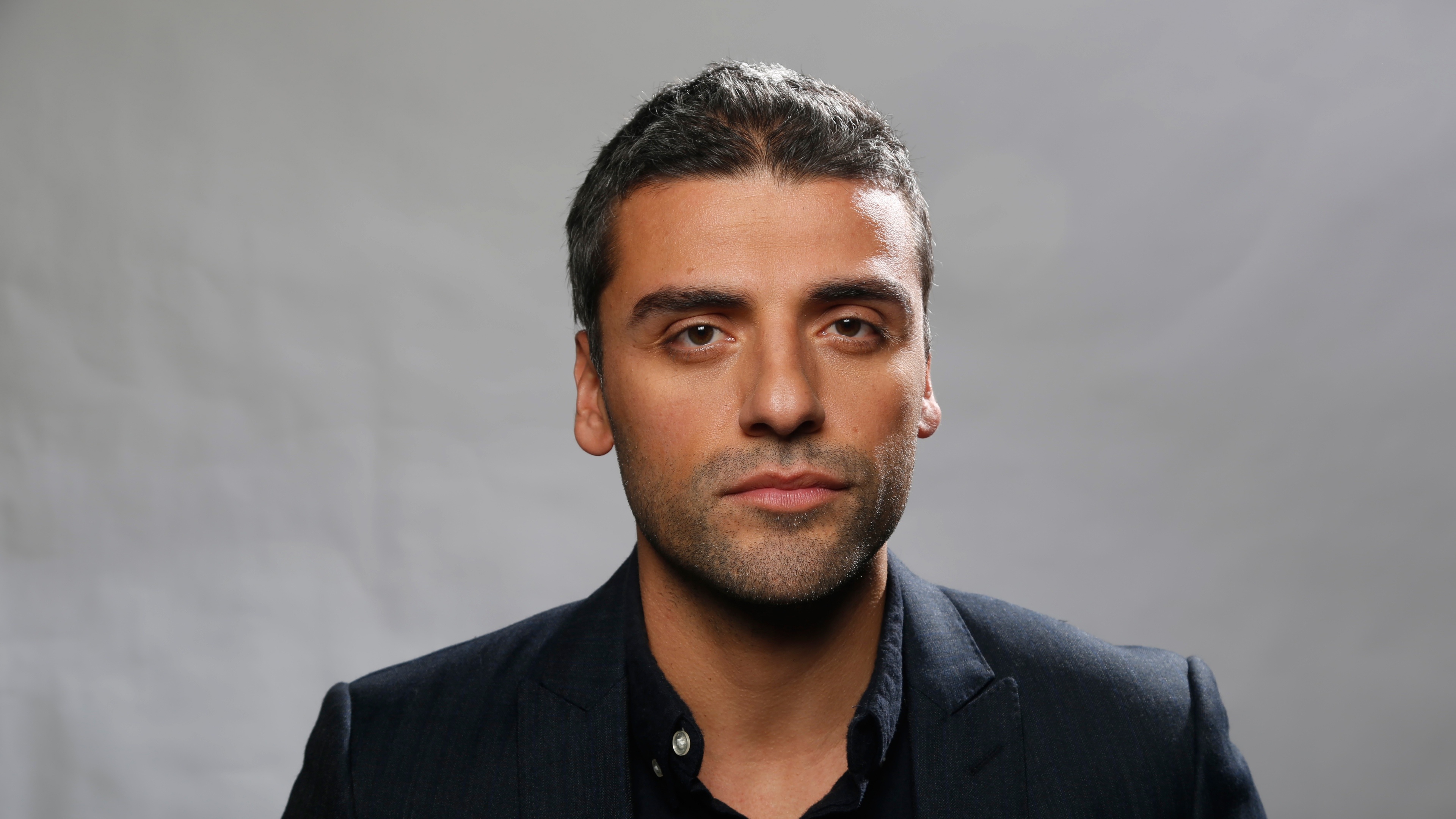 Oscar Isaac Wallpaper