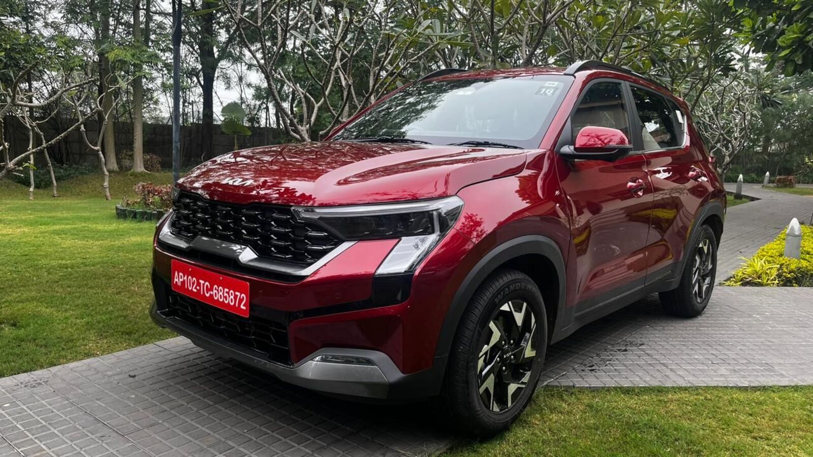 Pics: 2024 Kia Sonet Pre Bookings Open