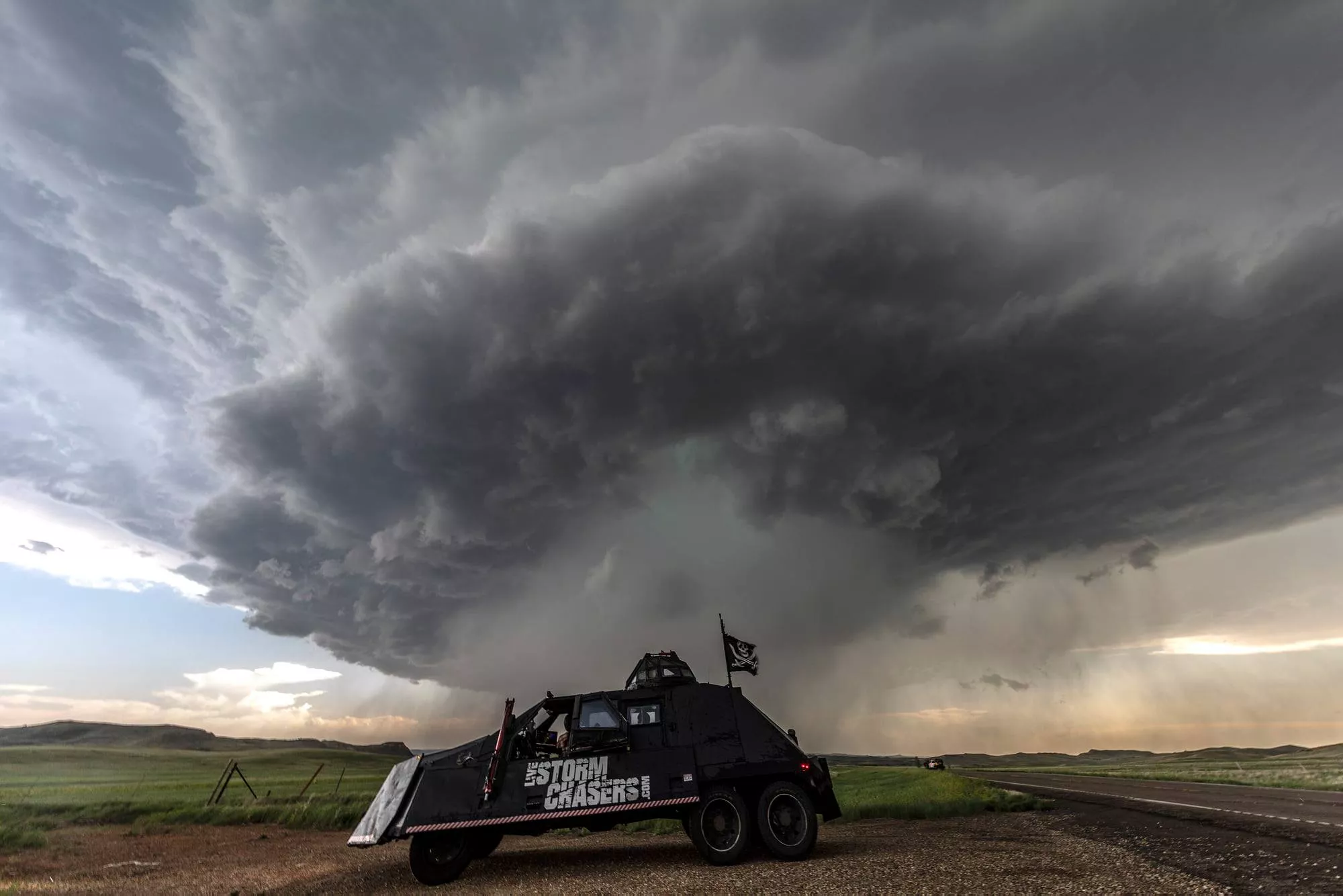Live Storm Chasers. Extreme Storm Chasing!