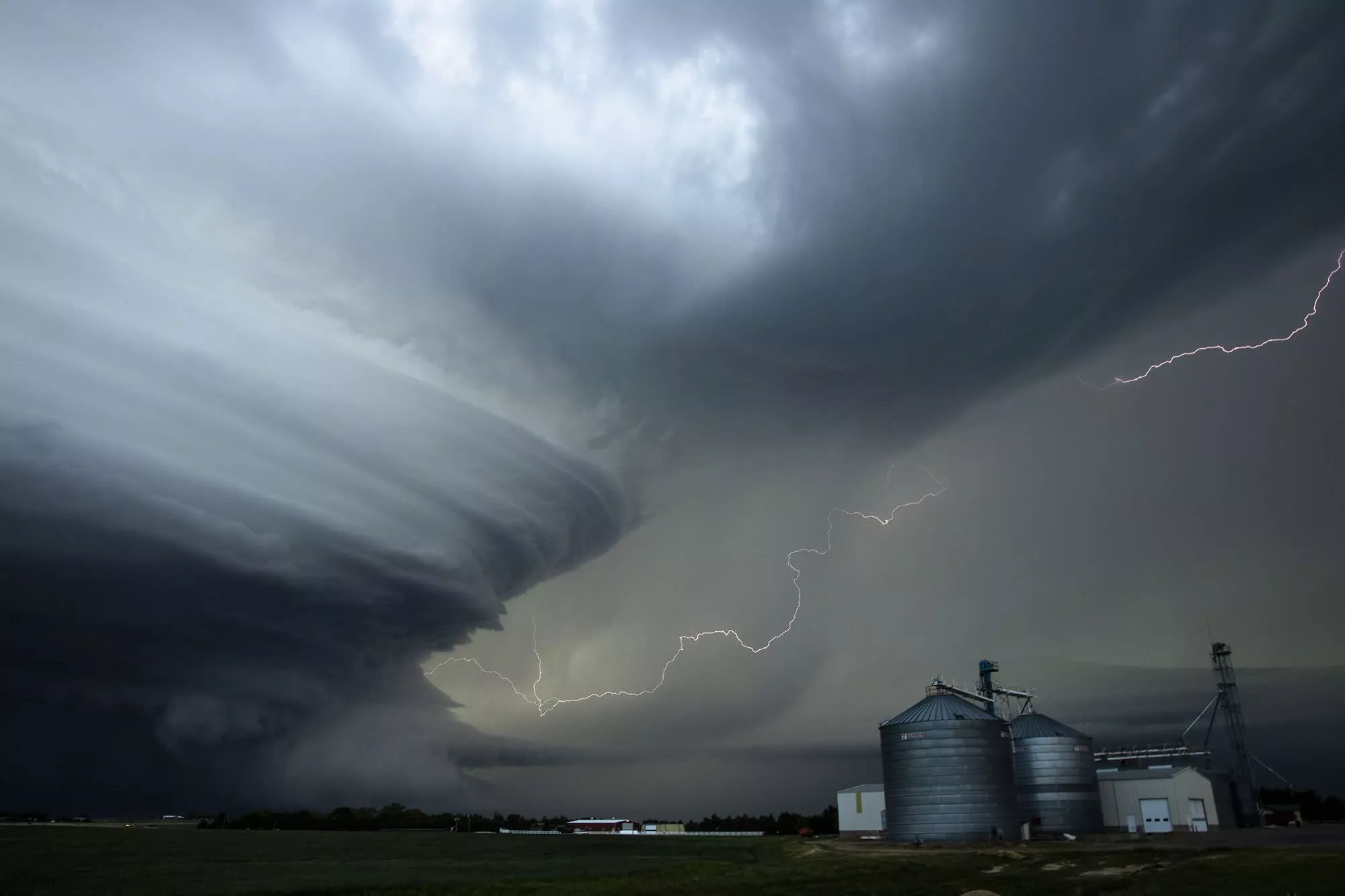 A storm chaser captures the 'incredible