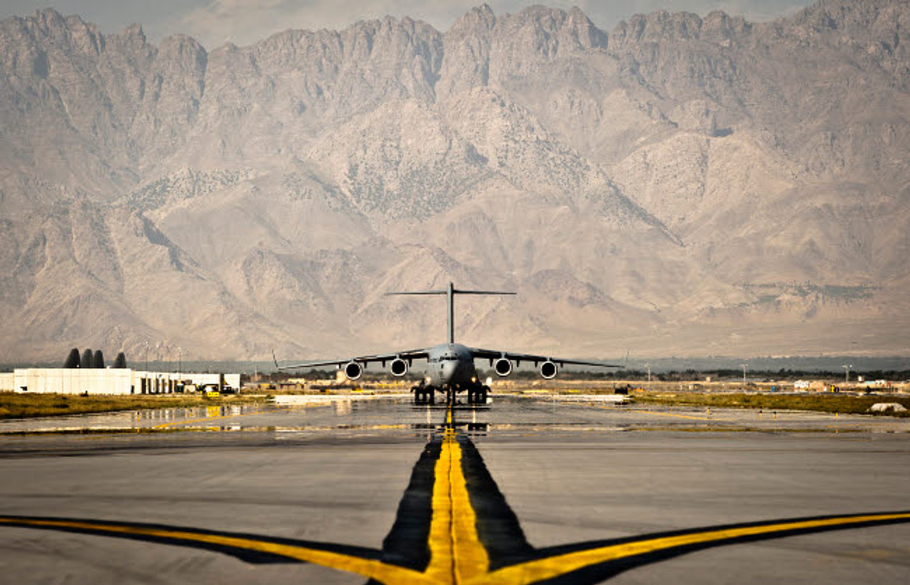 A C 17 Globemaster III Taxis To Its