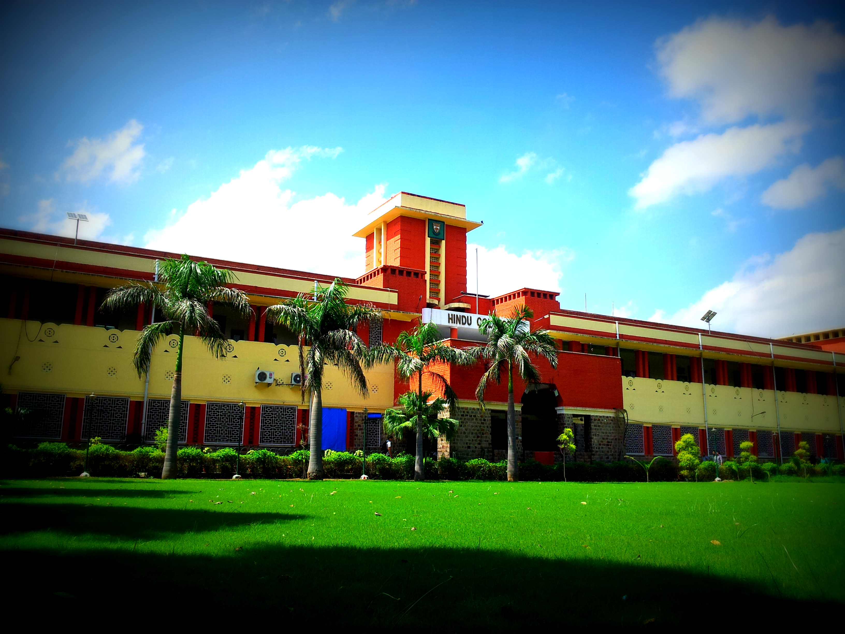 Hindu College, University of