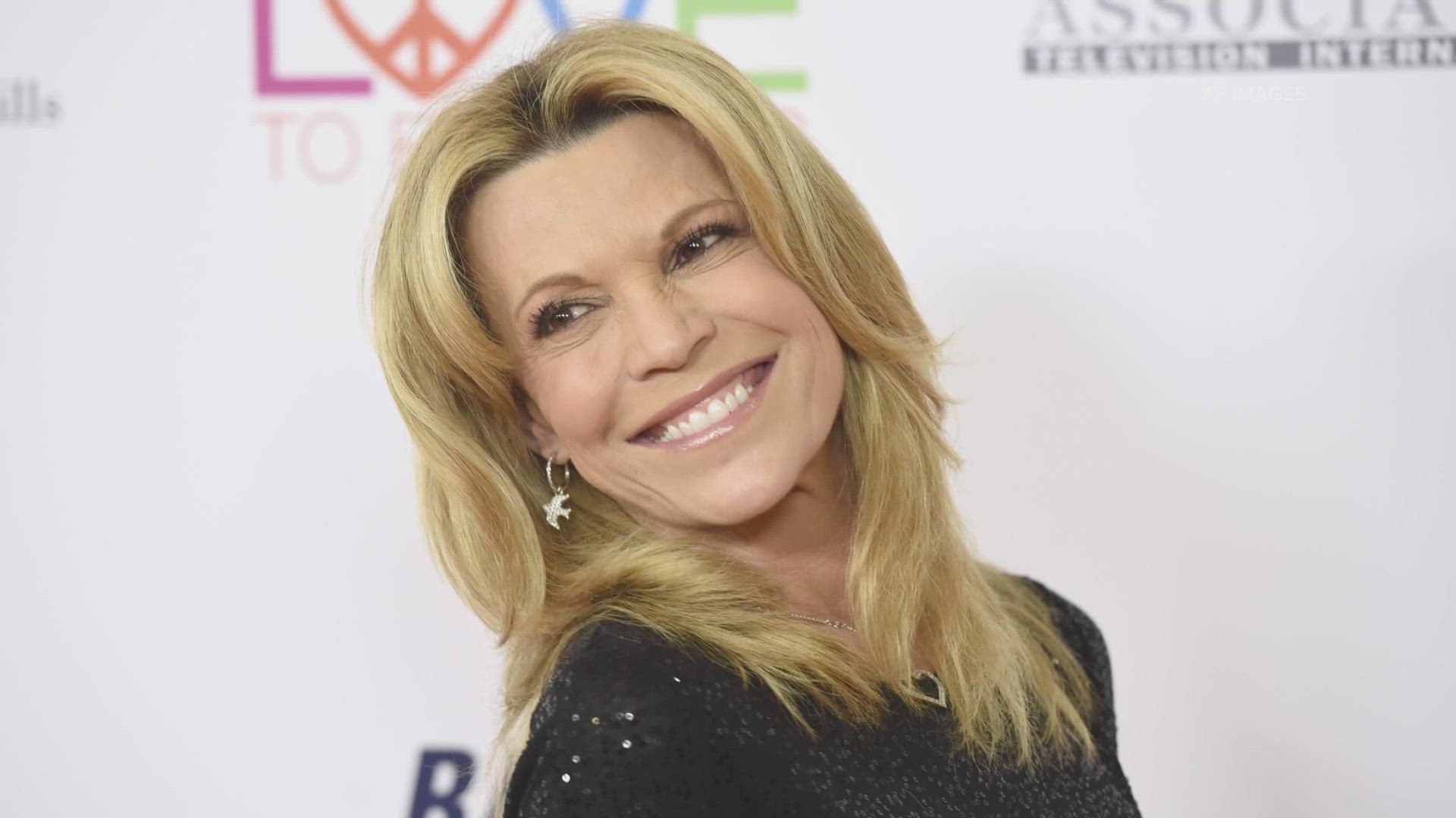 Vanna White to stay on 'Wheel