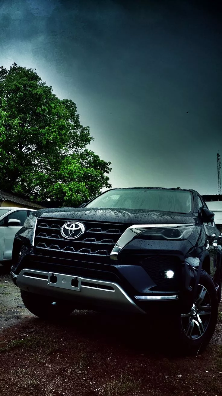 Black fortuner car wallpaper, Toyota