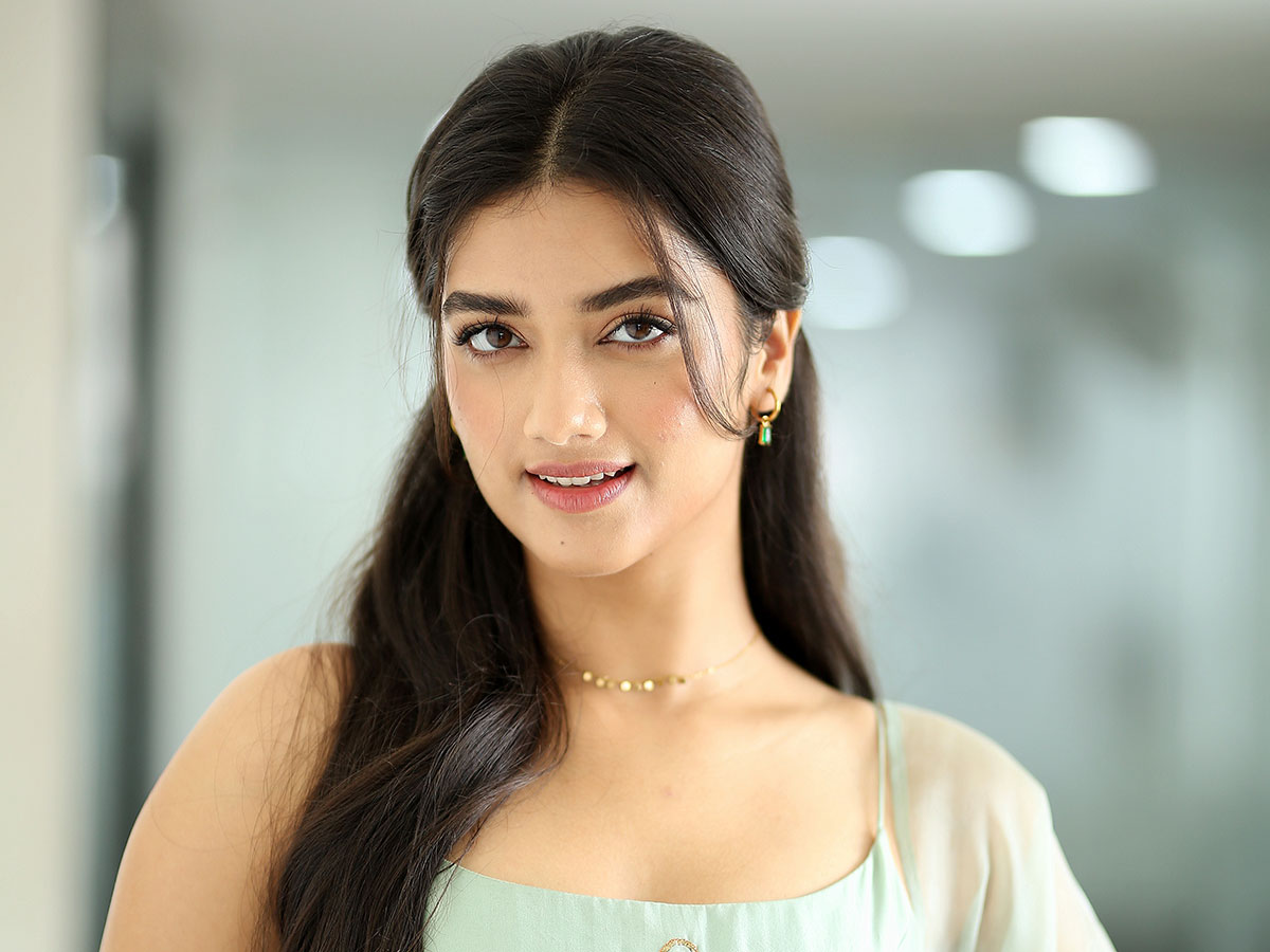 Bhagyashri Borse should avoid public dances