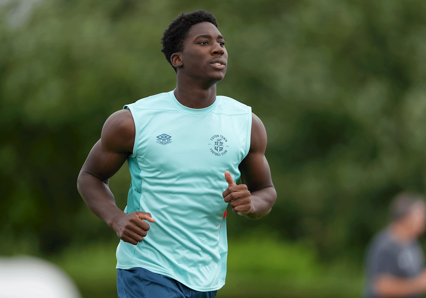 Aribim Pepple joins Bromley on loan