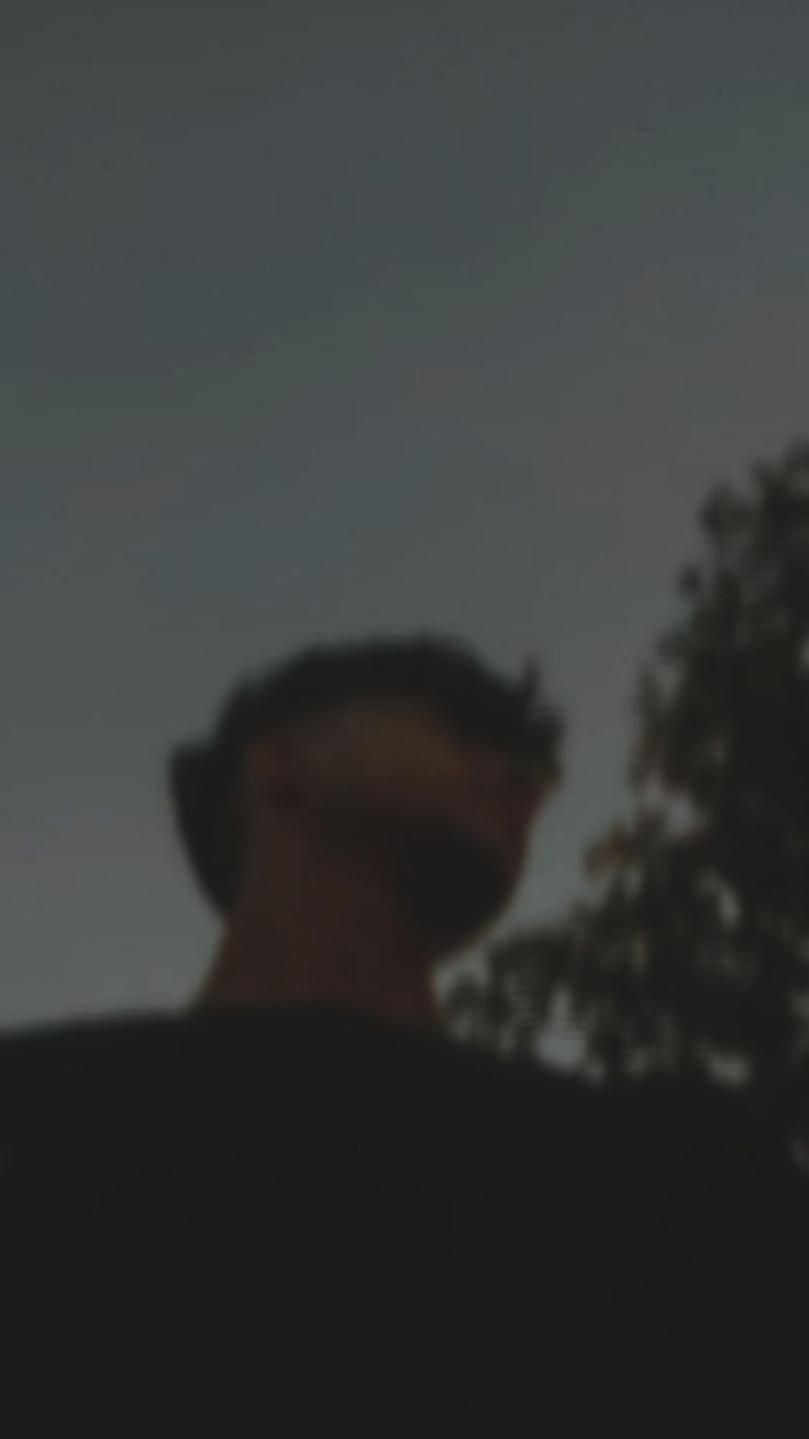 Black blurry pic for aesthetic guy