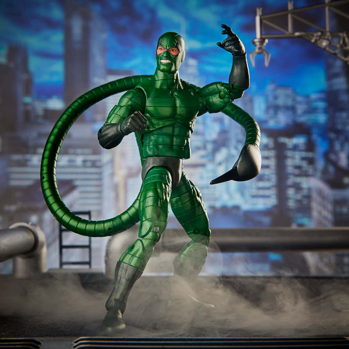 Scorpion in a striking pose Wallpaper