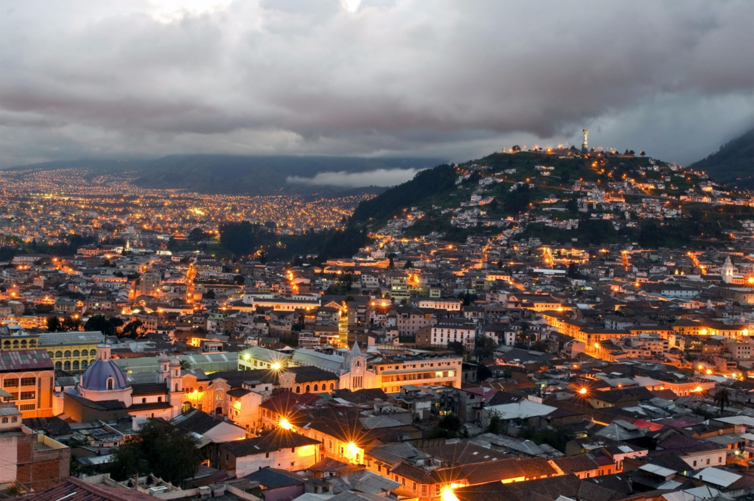 Quito Wallpaper