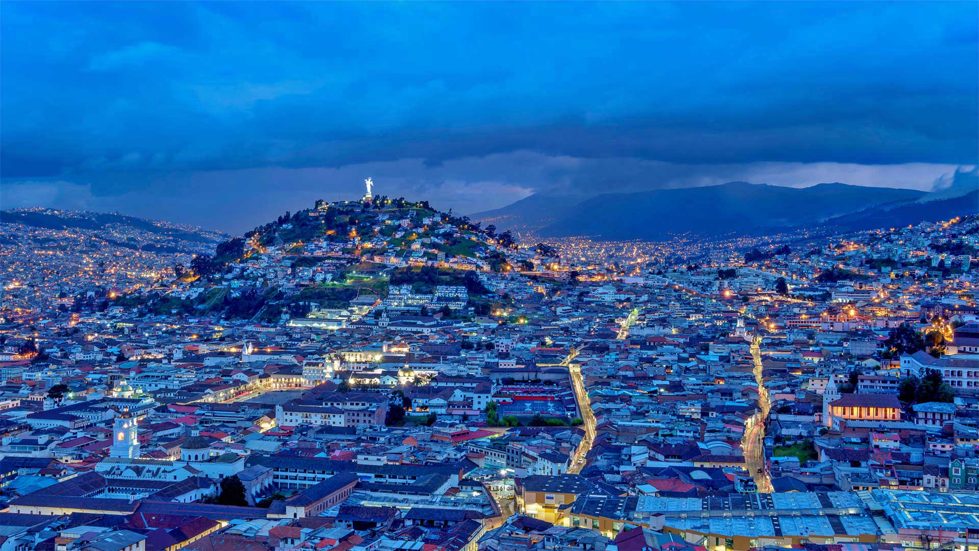 image: Old Town Quito Wallpaper