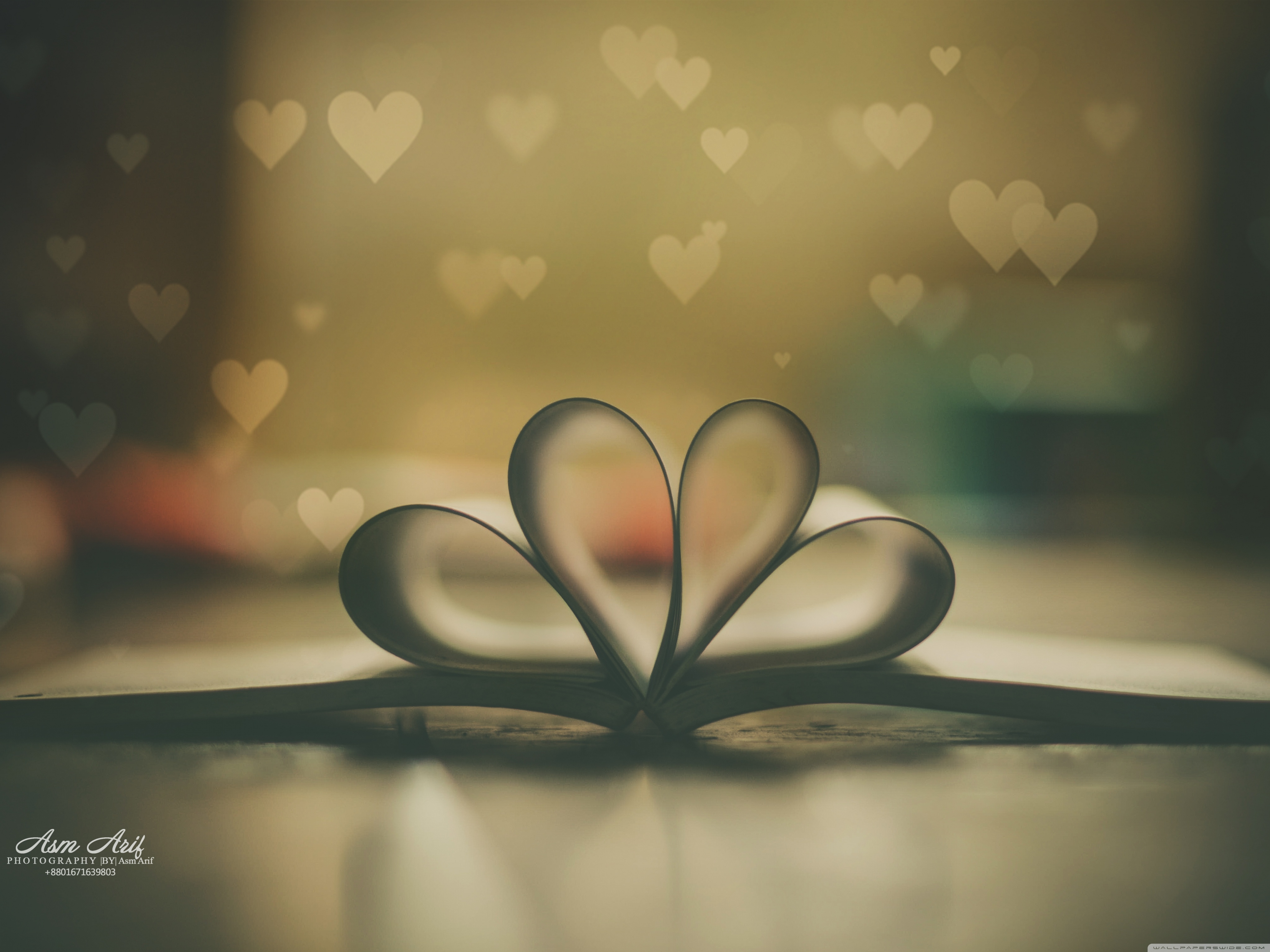 Book of Love Retro 4K UHD Wallpaper