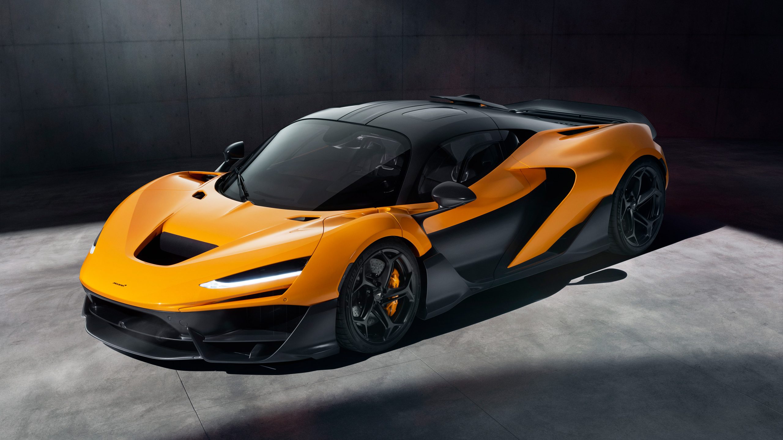 2025 McLaren W1 Wallpaper