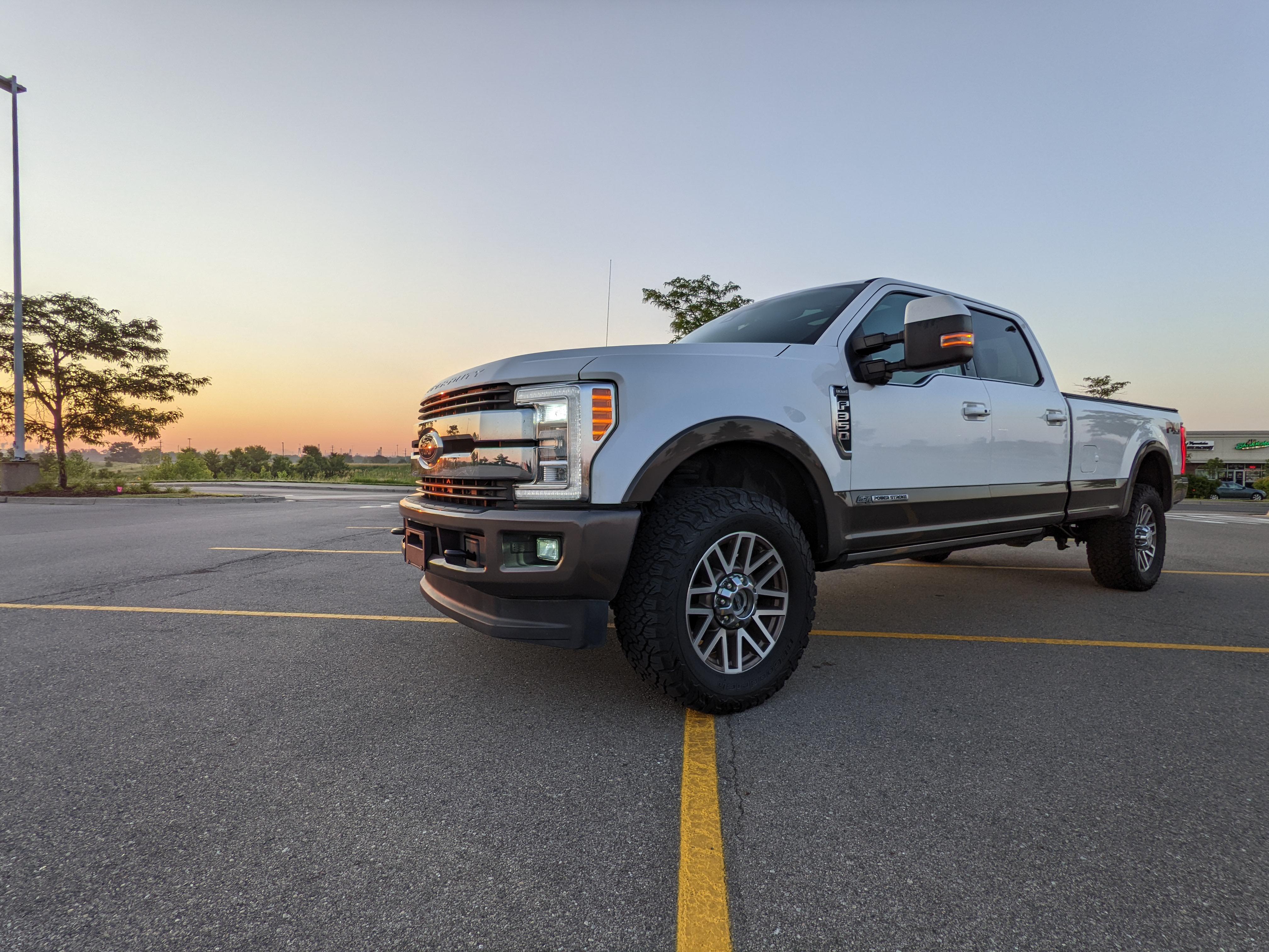 Free Wallpaper: 2017 F350 Super Duty Ranch + FX4.7 Powerstroke + 6R140