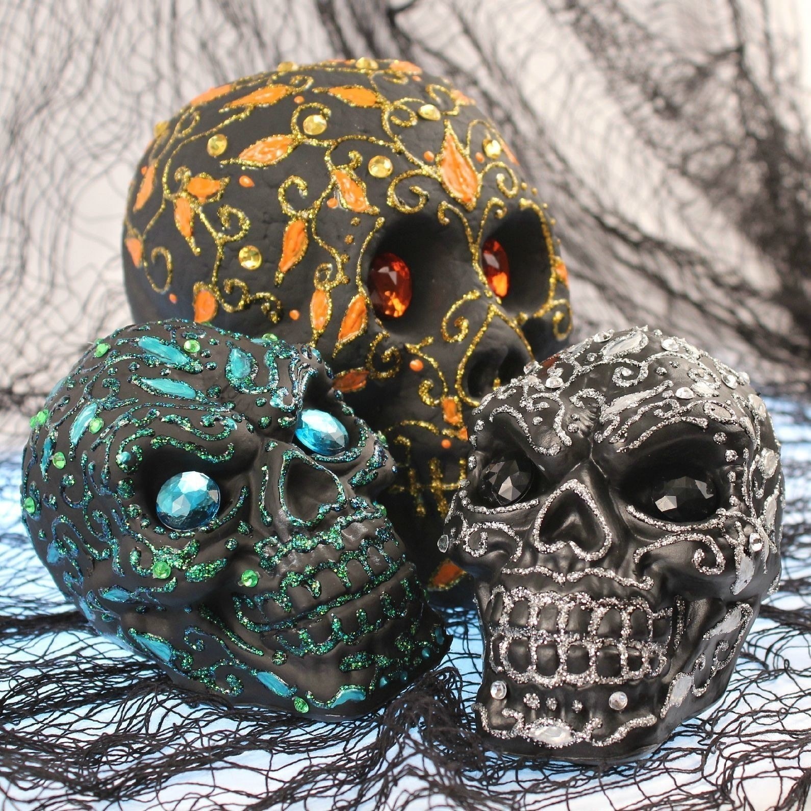 Decorative Halloween Skulls · How To
