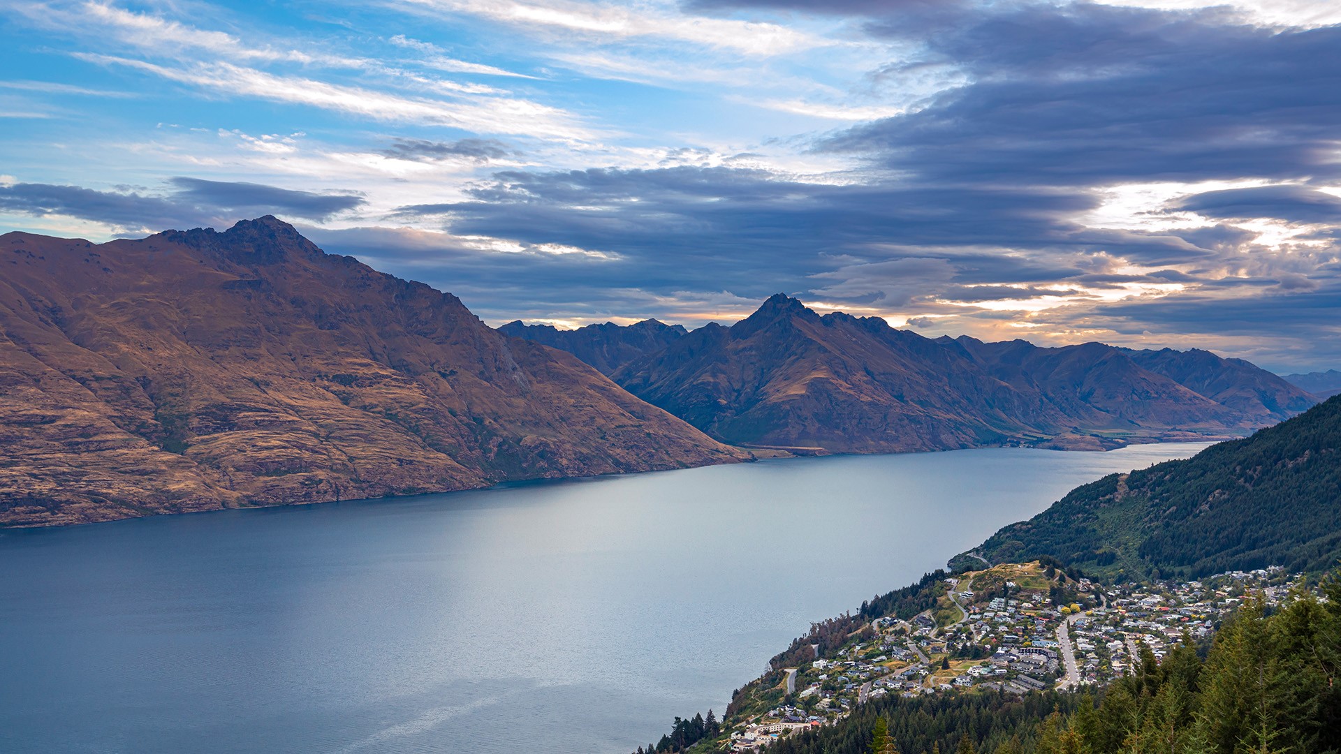 Lake Wakatipu at dusk, Otago region