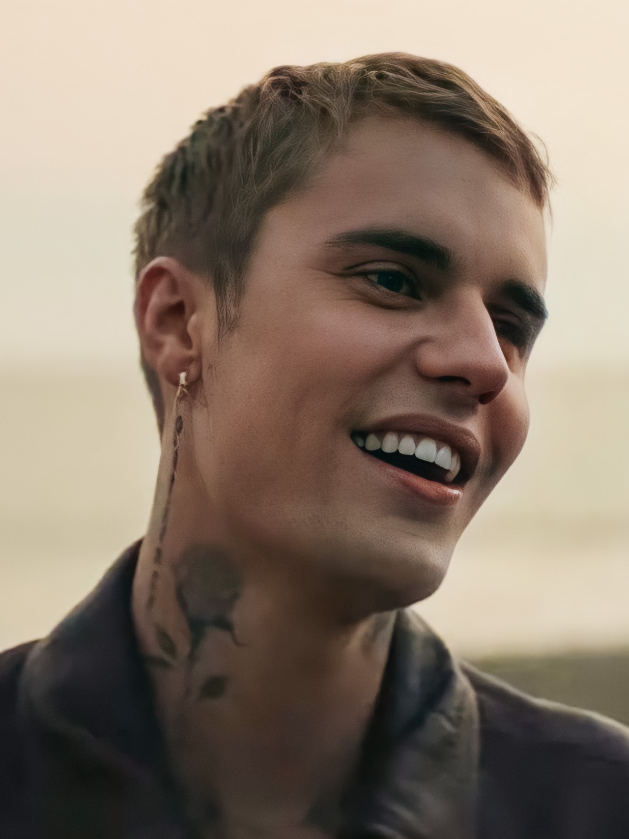JUSTIN BIEBER