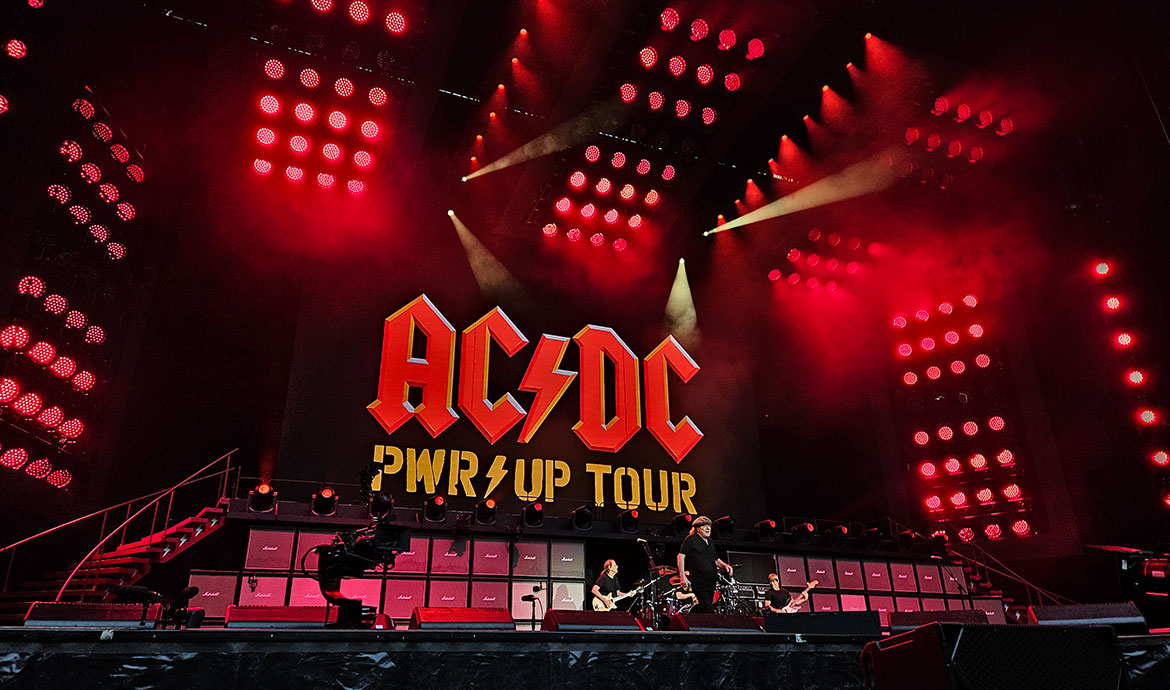FOR THOSE ABOUT TO ROCK, AC DC, I