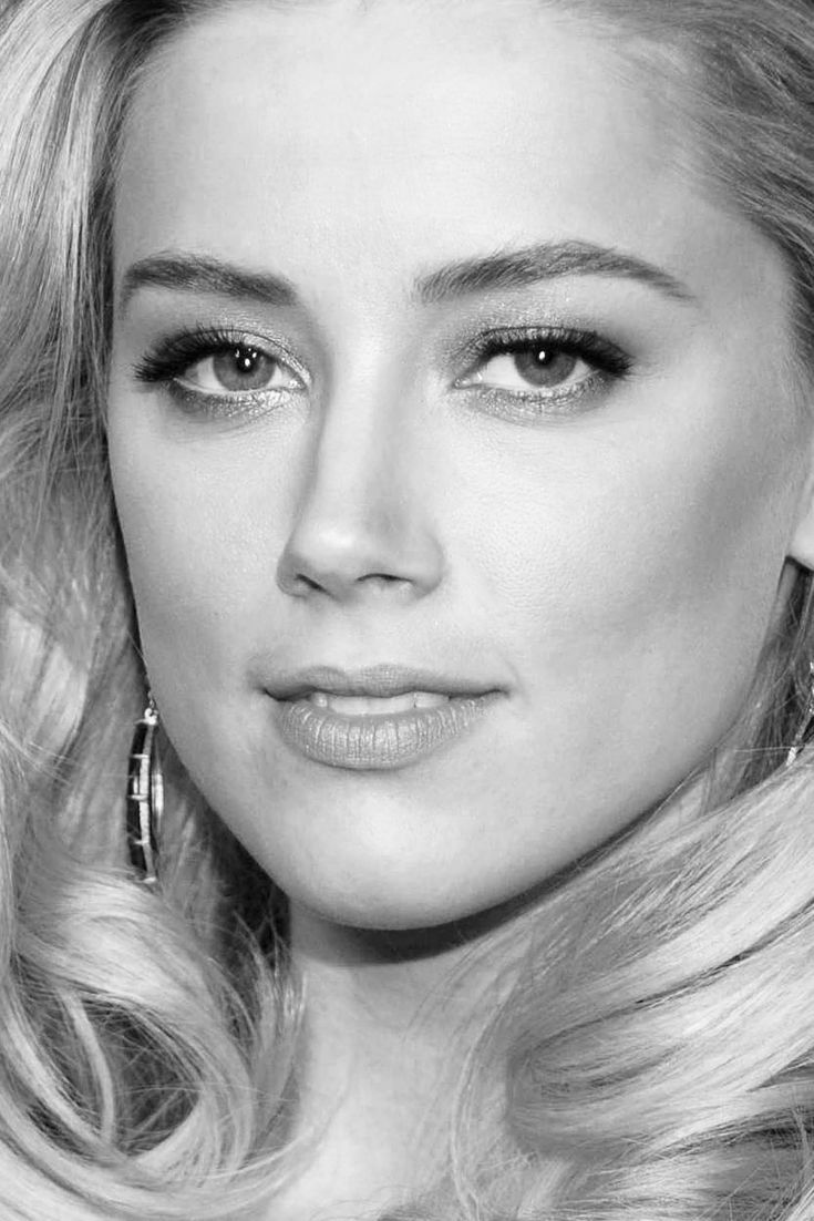 Download Amber Heard Black And White