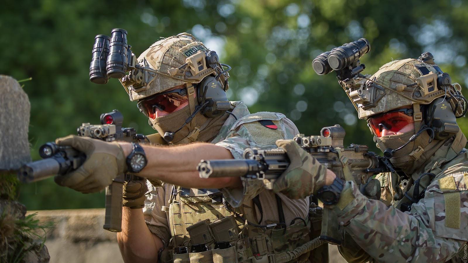 Two French army special forces 1st