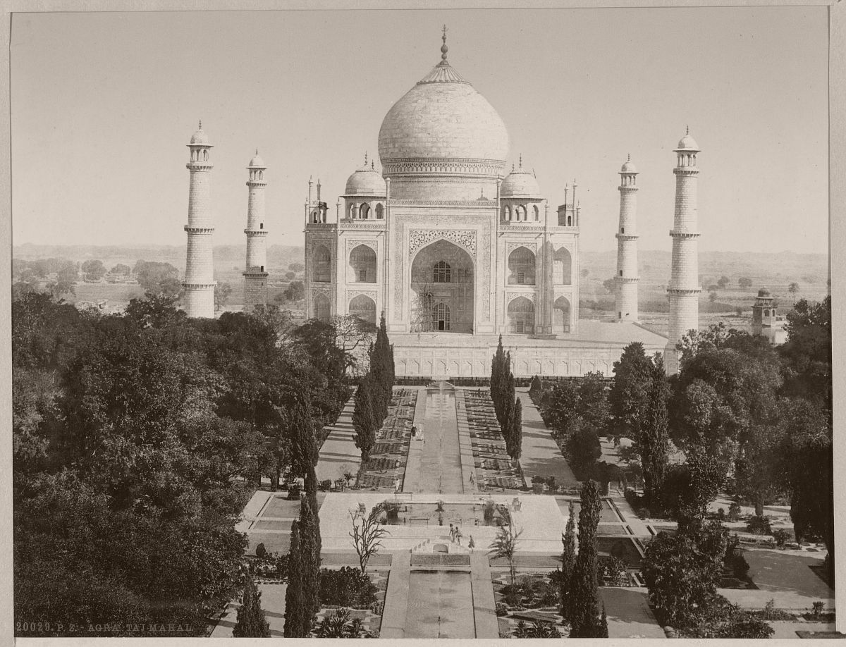 Vintage: Historic B&W photo of India