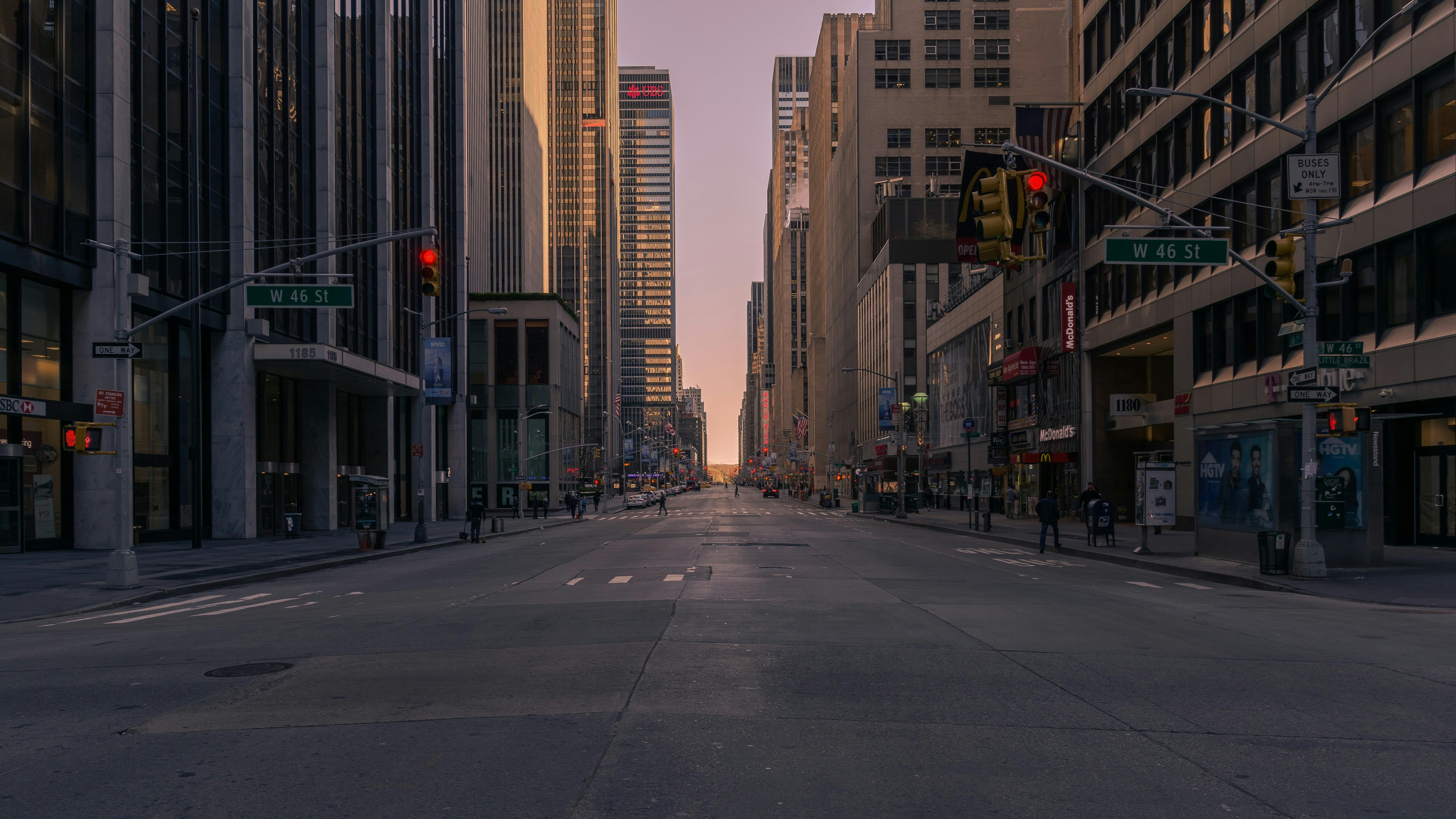 Empty Street in Manhattan · Free