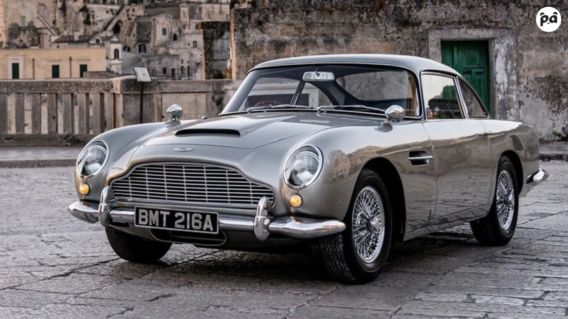 James Bond and Aston Martin