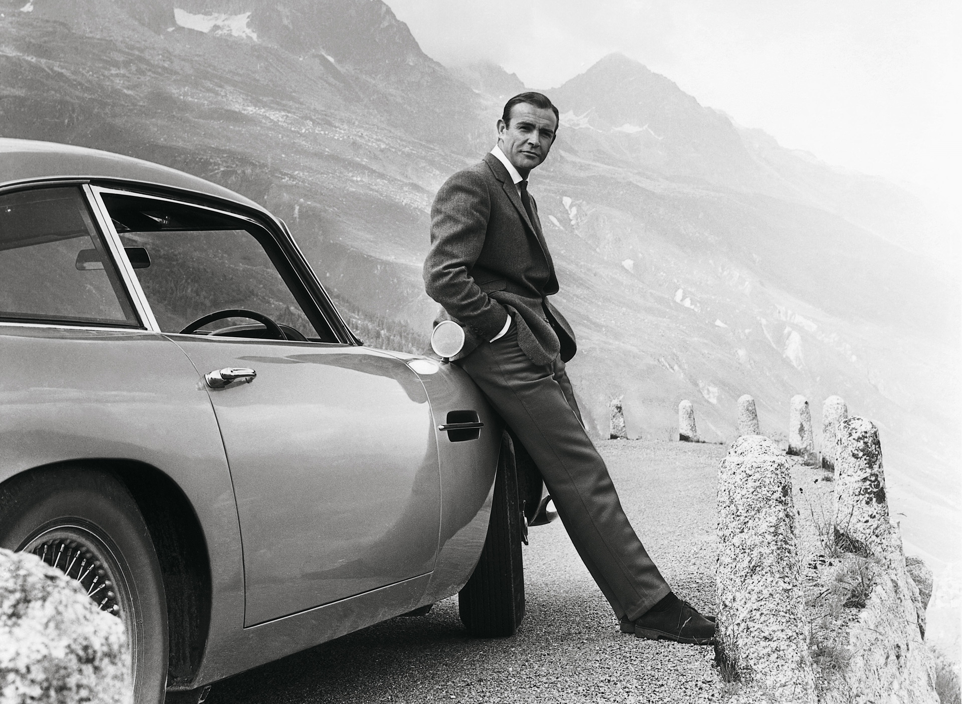 Build 25 James Bond Spec DB5s