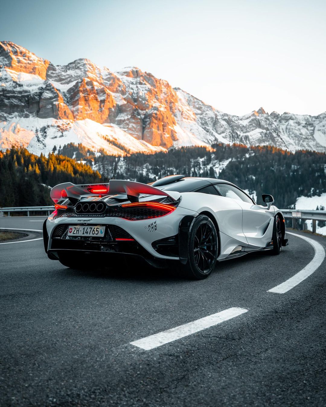 McLaren 765LT Collectors Circle