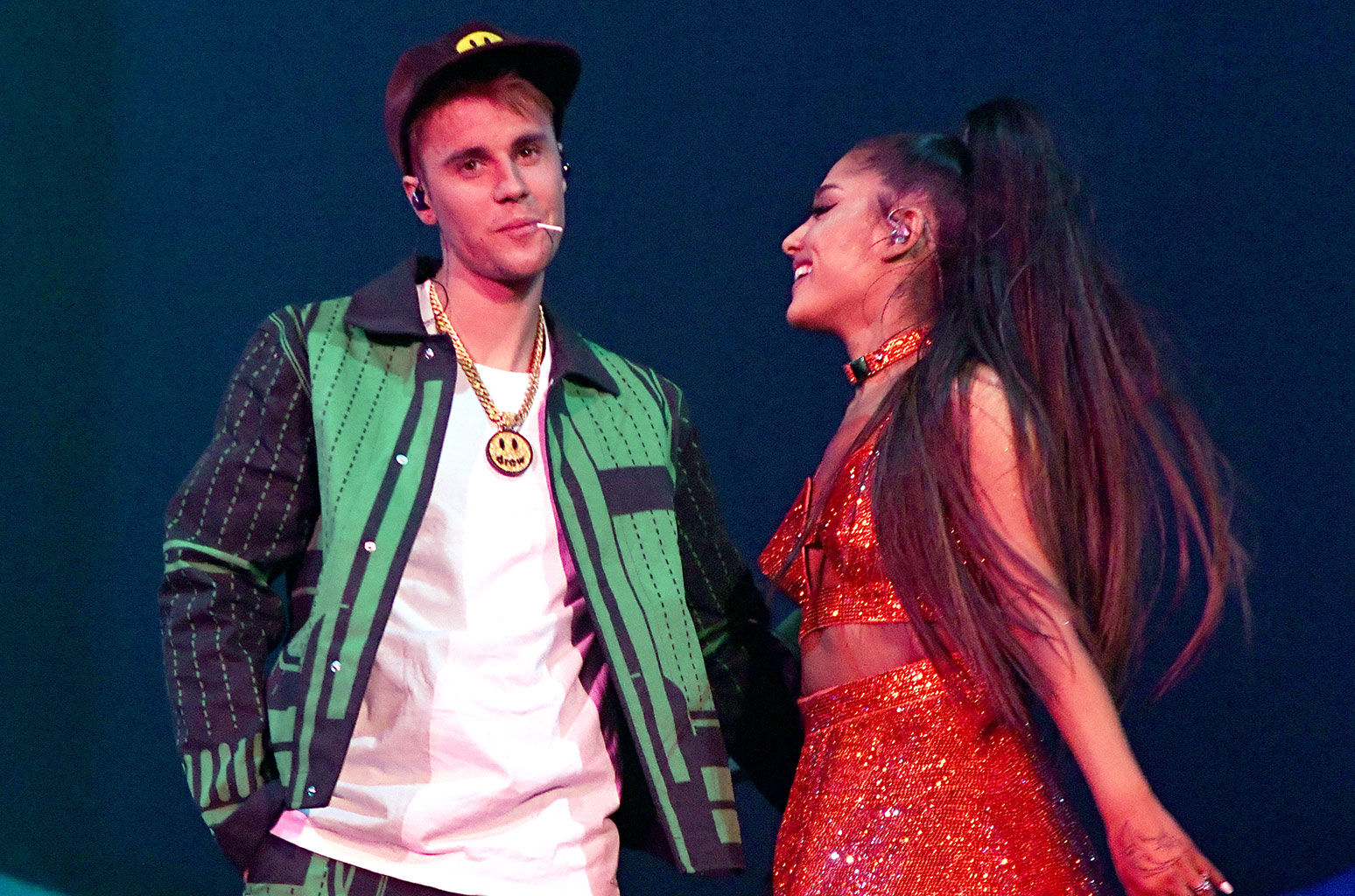 Justin Bieber & Ariana Grande's 'Stuck
