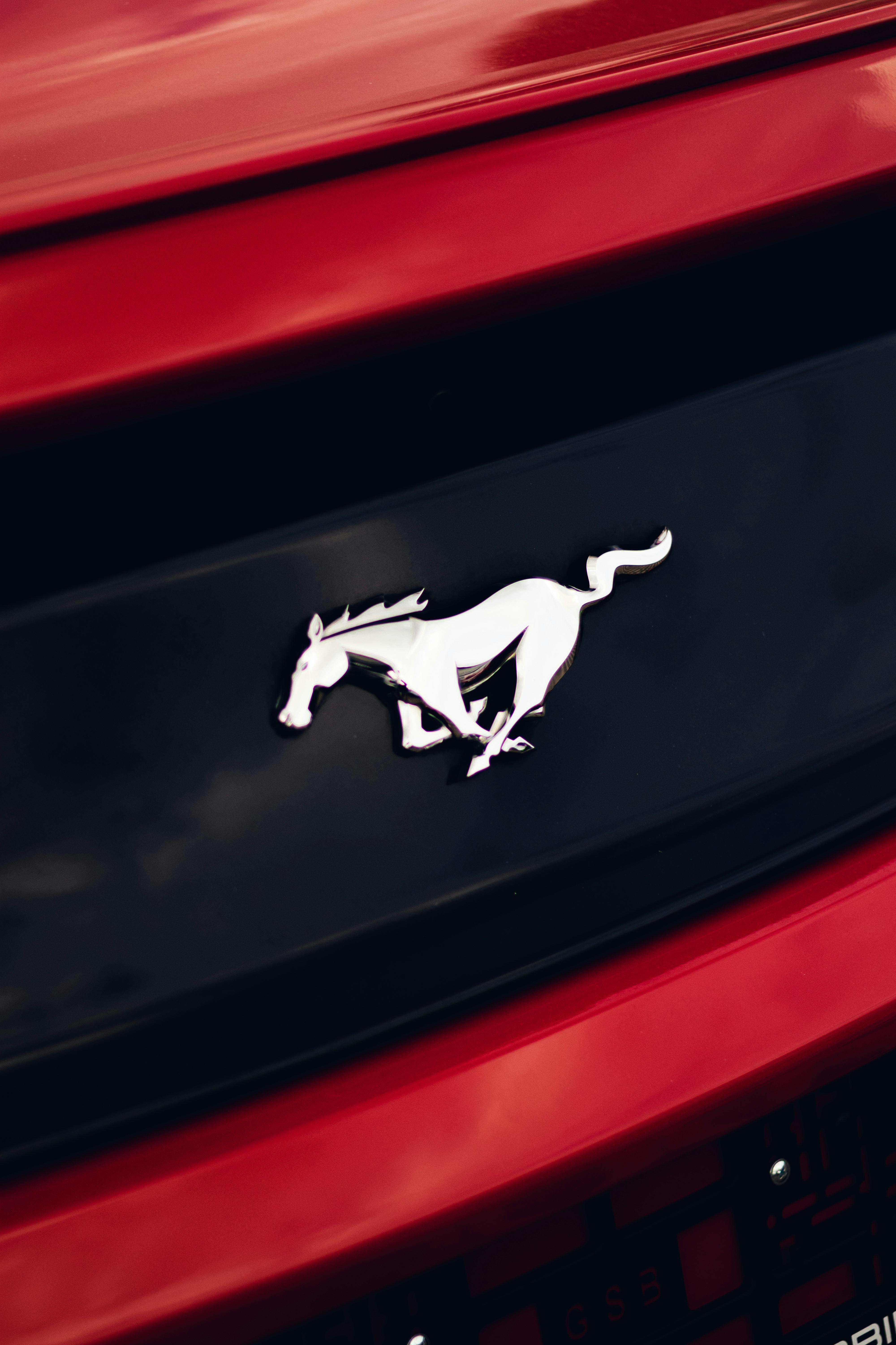 Emblem of a Ford Mustang · Free