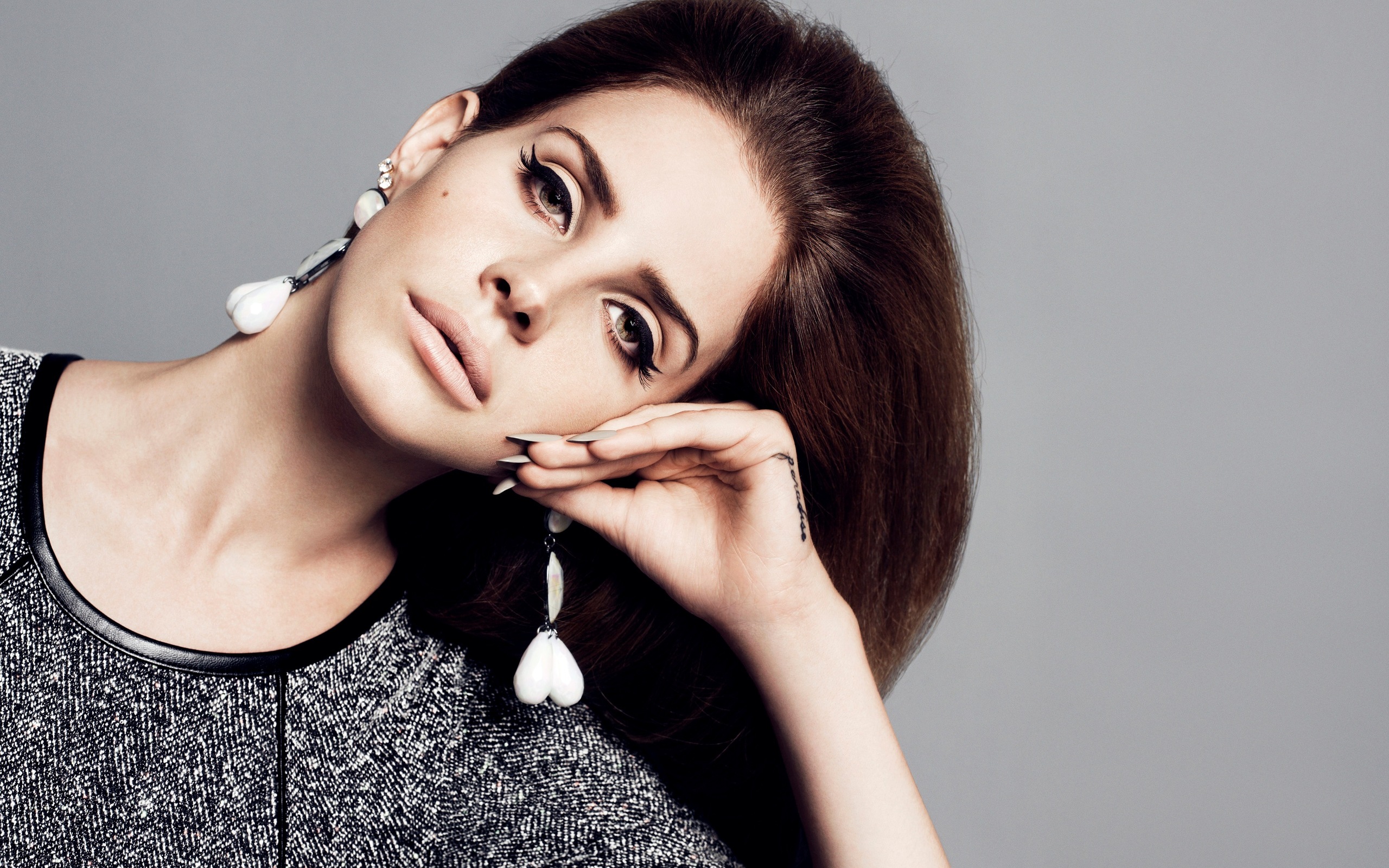Lana Del Rey Desktop wallpaper 2560x1600