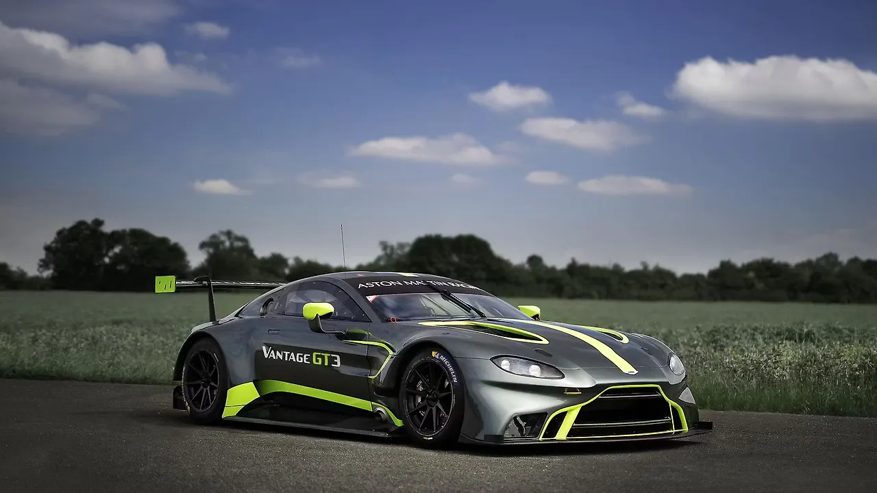 New Aston Martin Vantage GT3 and GT4