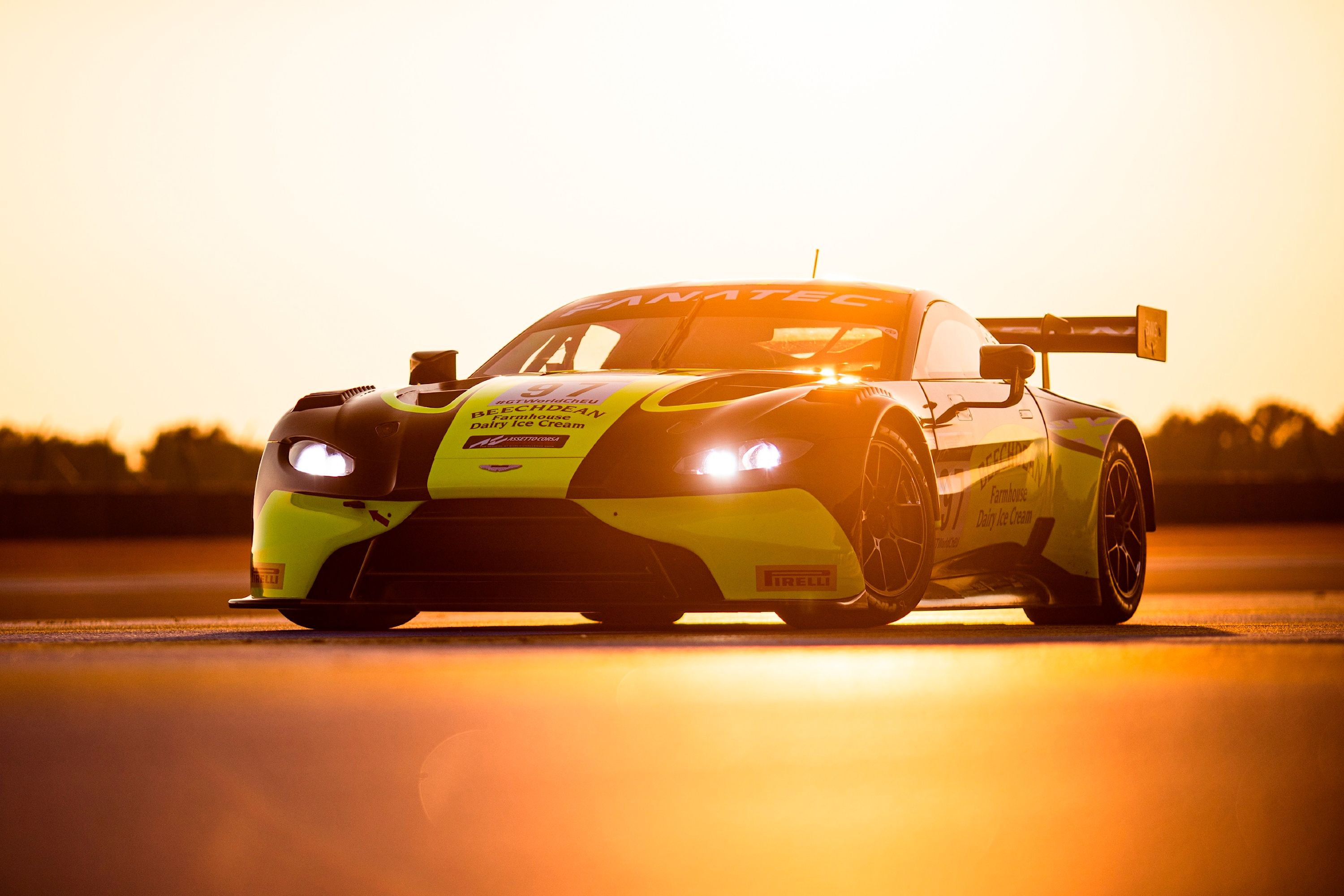 The Aston Martin Vantage GT3 Car Looks