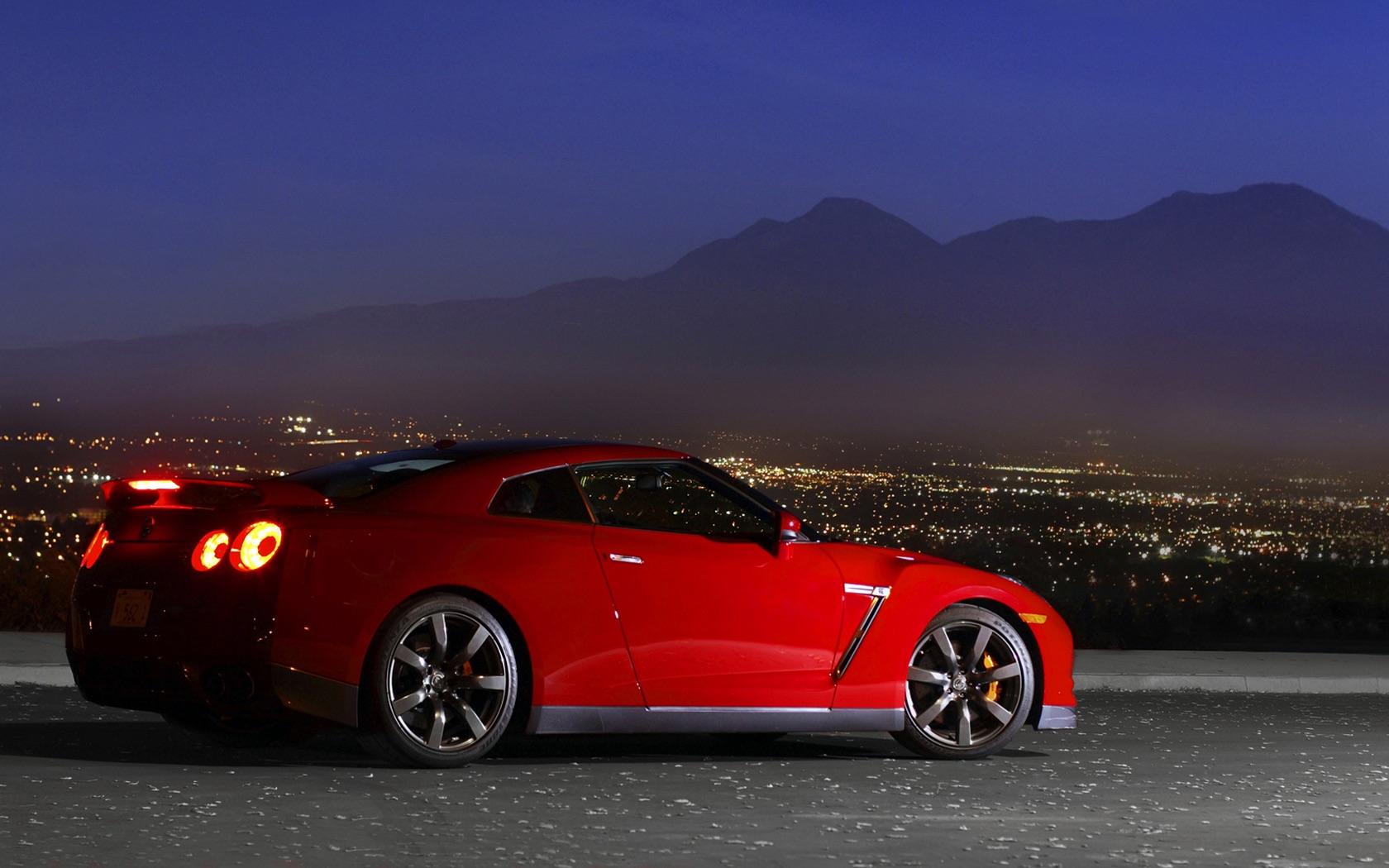 Nissan GTR R35 at Dusk. Never tire