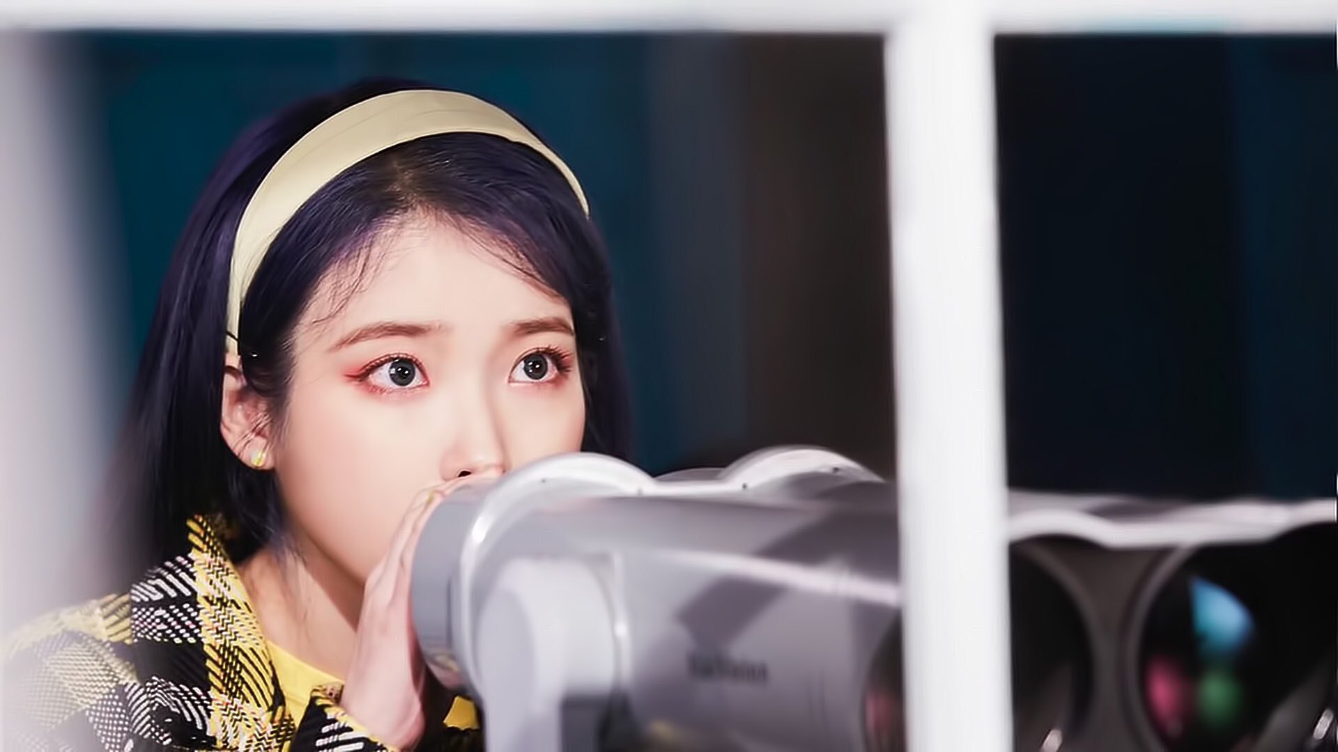 X: blueming IU upgraded her equipment