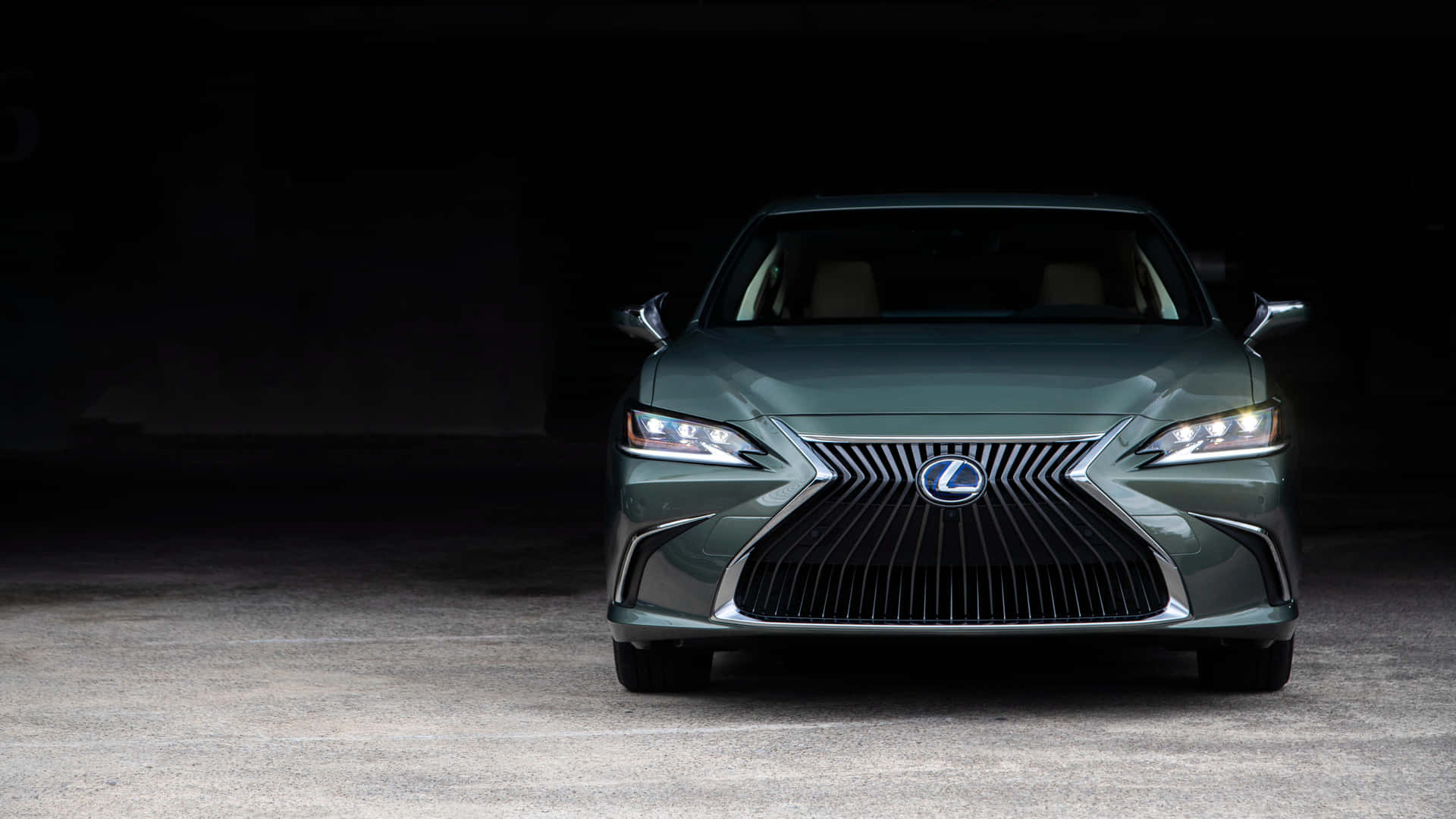 Lexus Es 300h Wallpaper