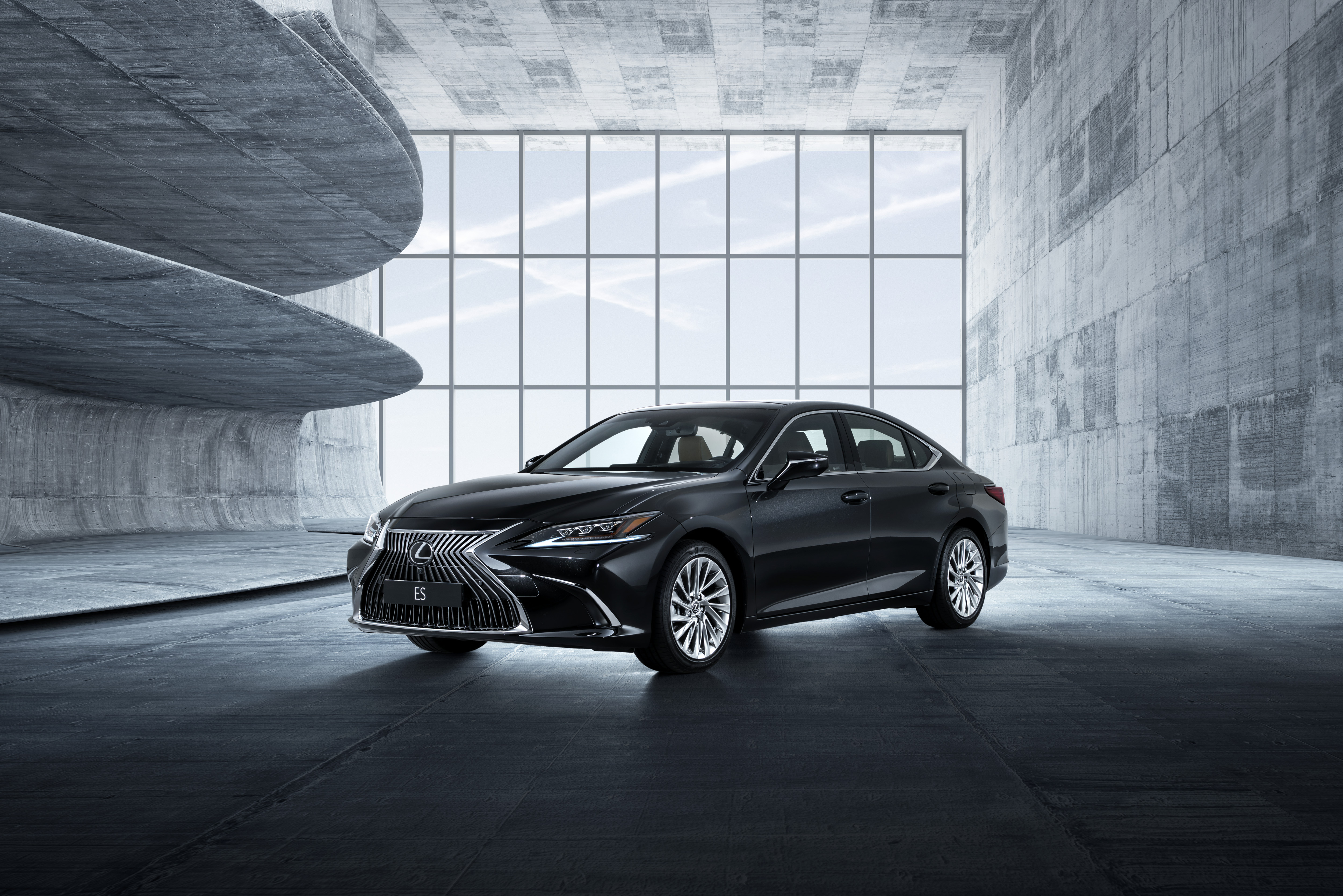 Lexus ES 2019 saloon review and test