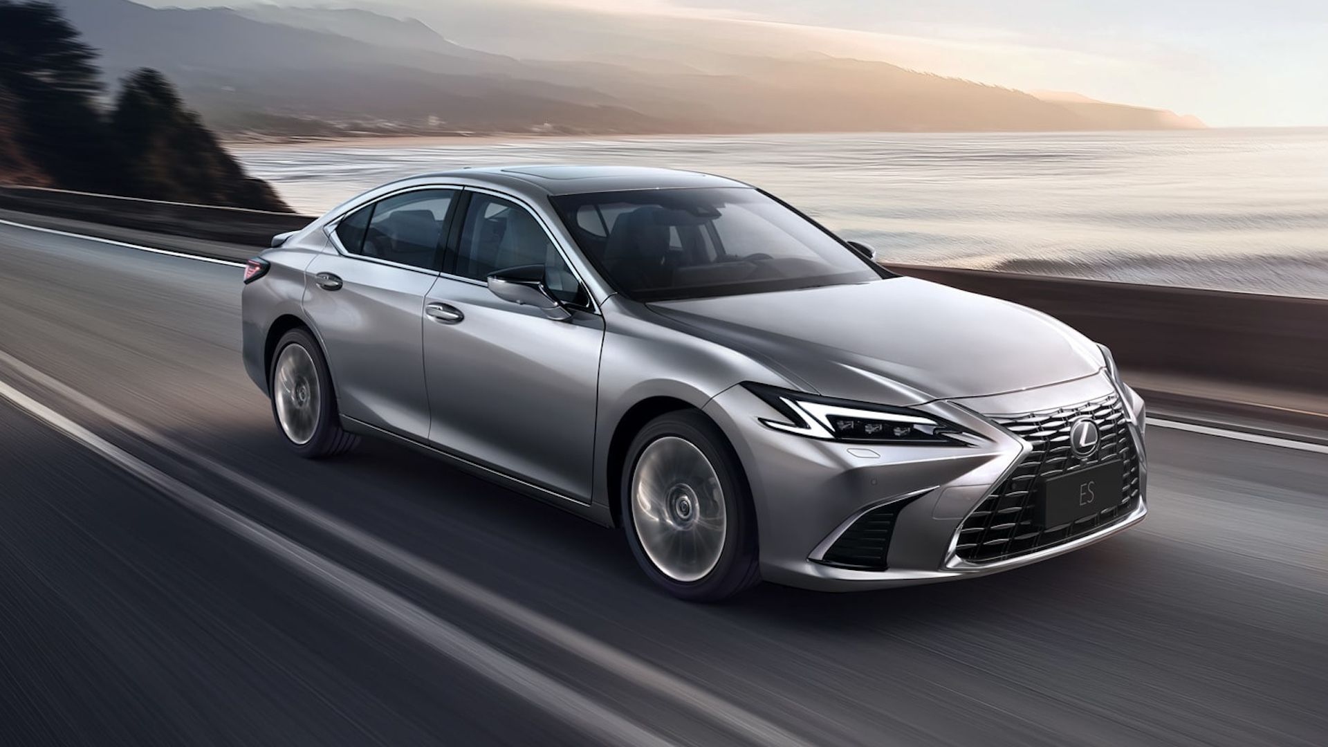Lexus ES: Review, Pricing, Photo