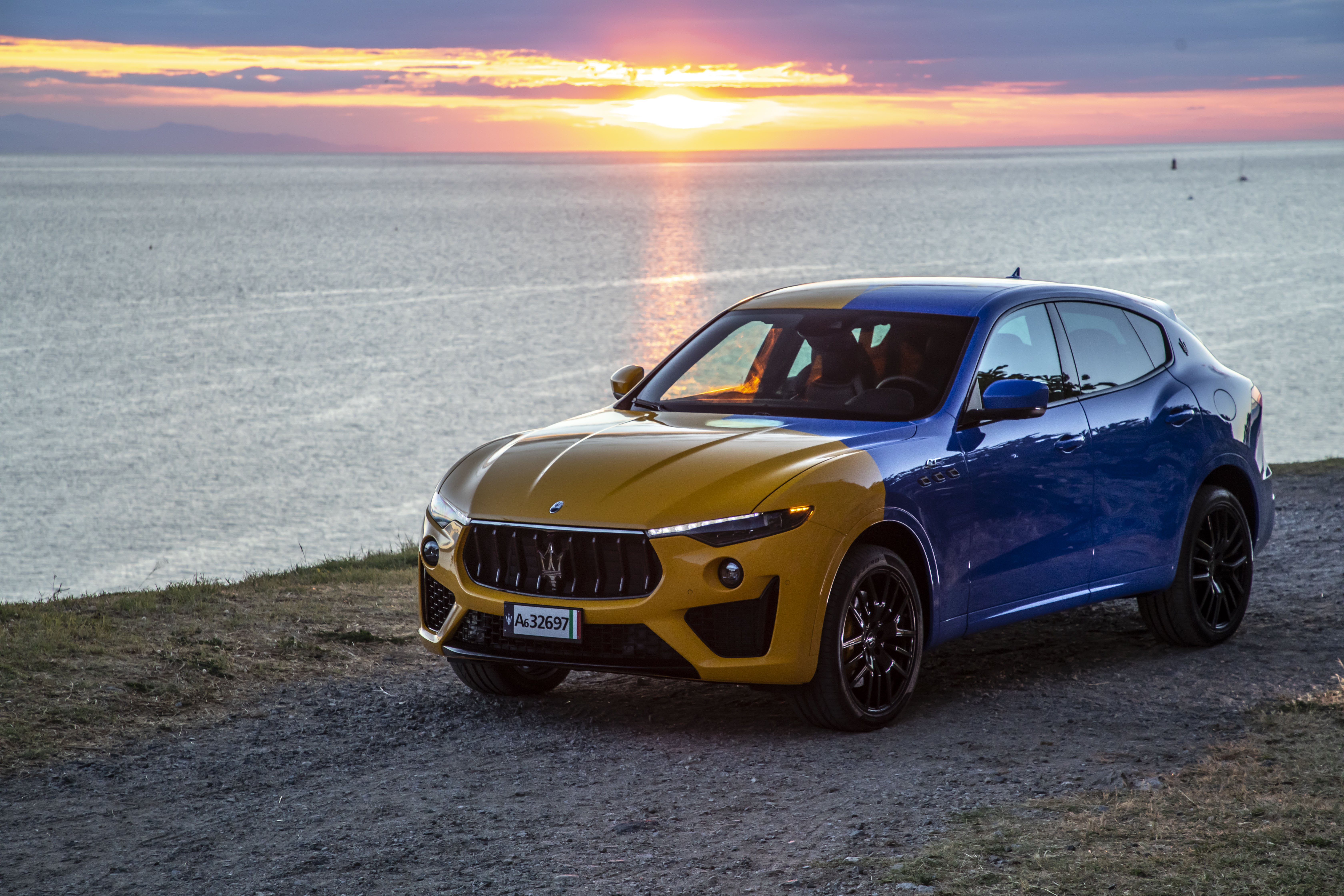 Download SUV Maserati Levante Vehicle