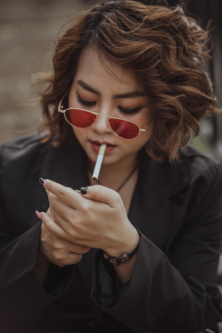 Woman Smoking & Smoking Image